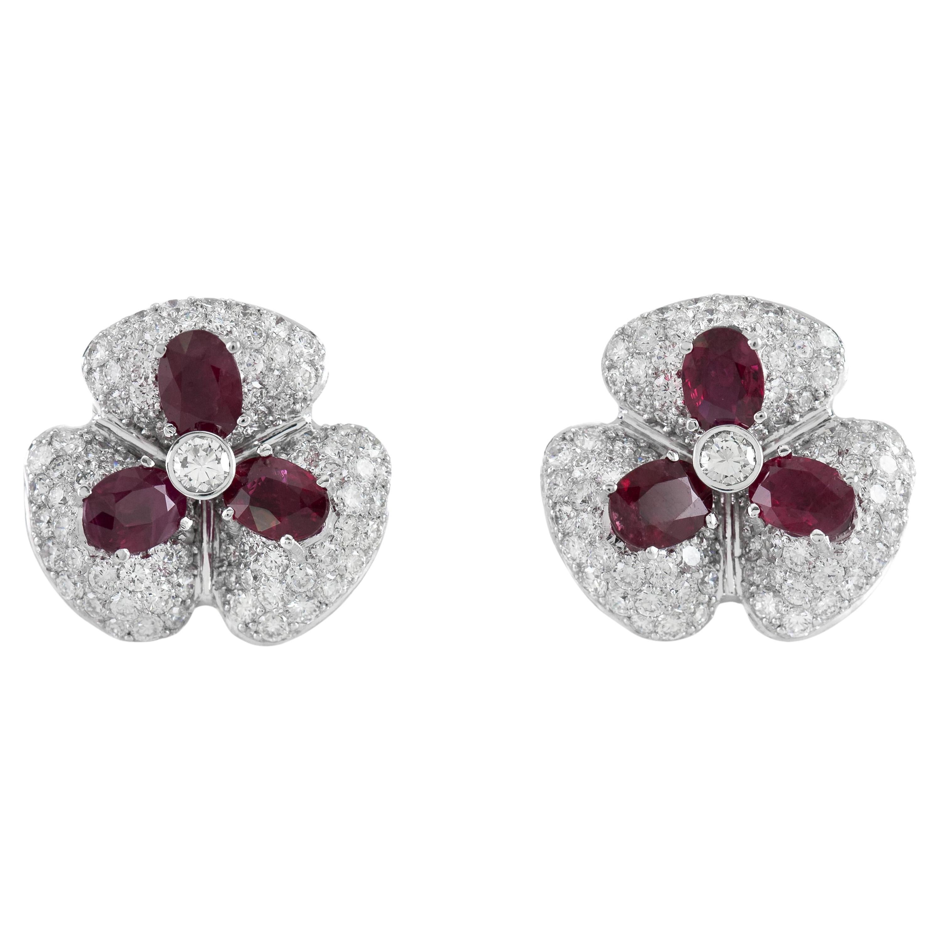 Boucles d'oreilles fleur de 6,00 carats de rubis et de 6,00 carats de diamants