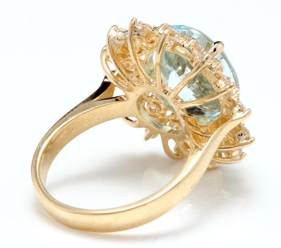 6.00 Carat Exquisite Natural Aquamarine and Diamond 14K Solid Yellow Gold Ring In New Condition For Sale In Los Angeles, CA