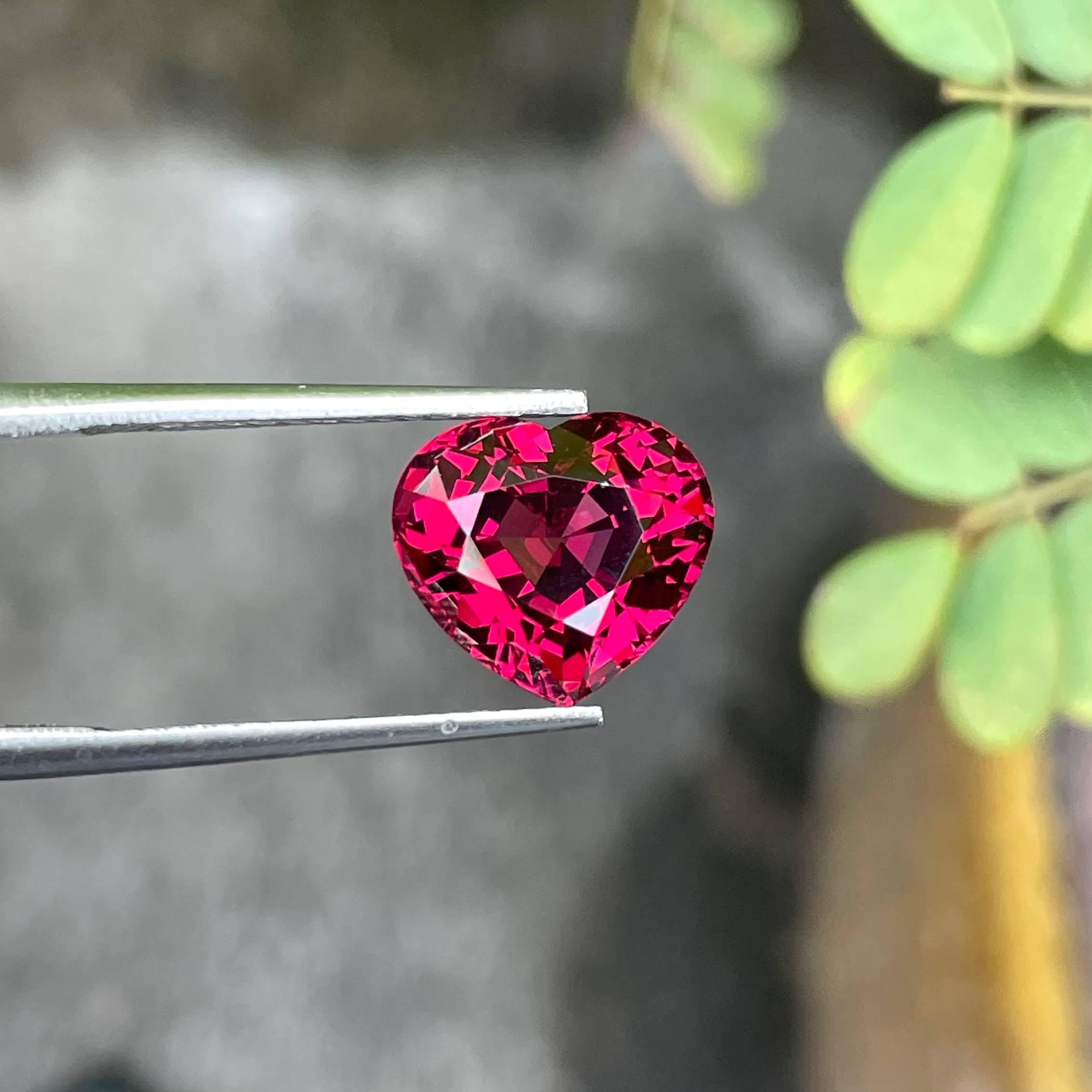 Heart Cut 6.00 Carats Heart Shaped Loose Pinkish Red Garnet Natural Madagascar's Gemstone For Sale