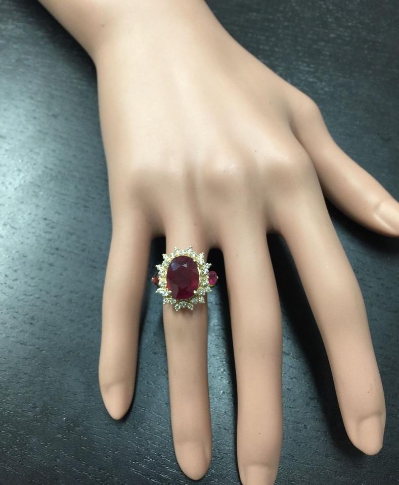 6.00 Carat Impressive Red Ruby and Diamond 14 Karat Yellow Gold Ring For Sale 1