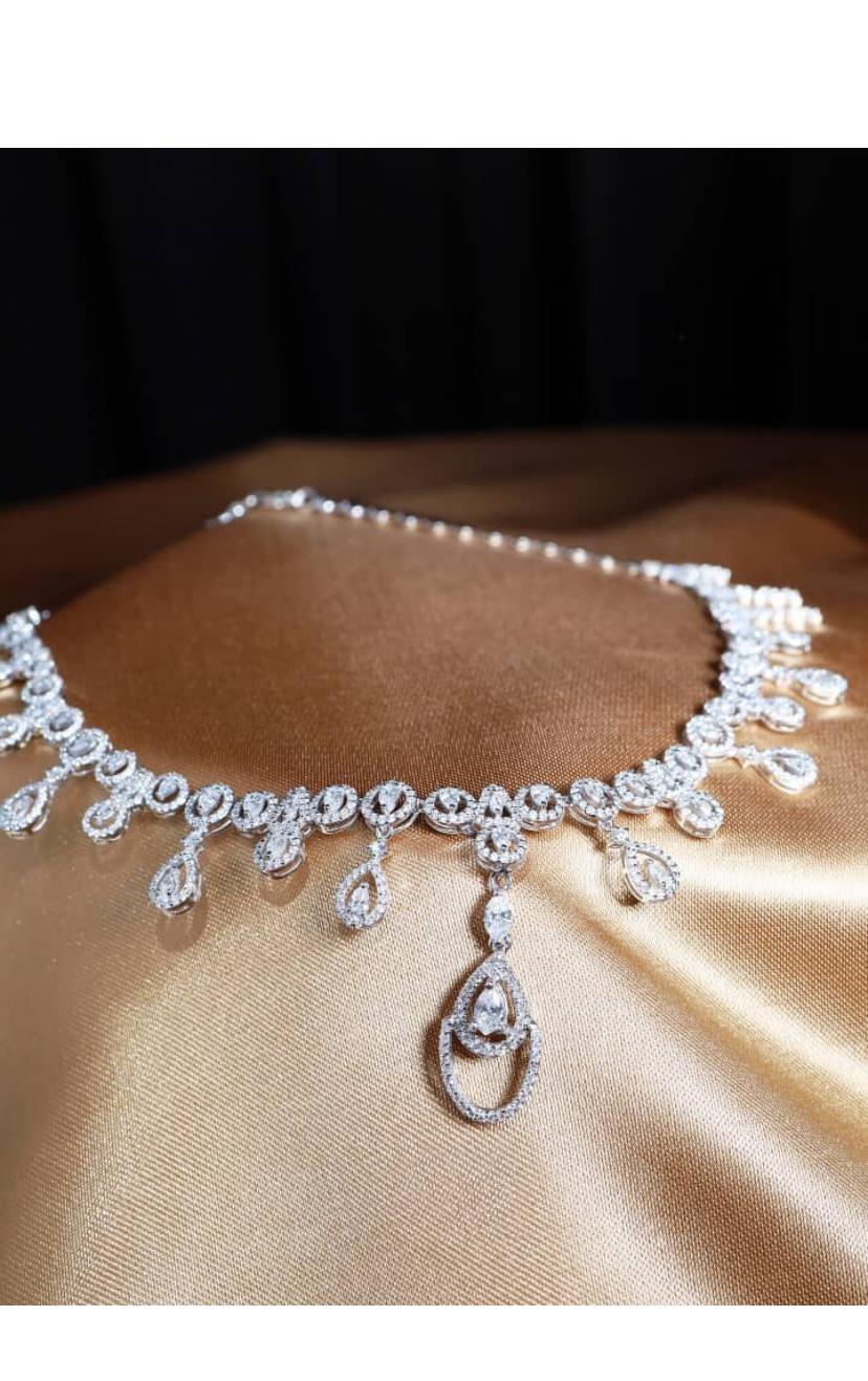 6,00 Karat gemischte Form Diamanten 18K Gold Halskette im Angebot 1