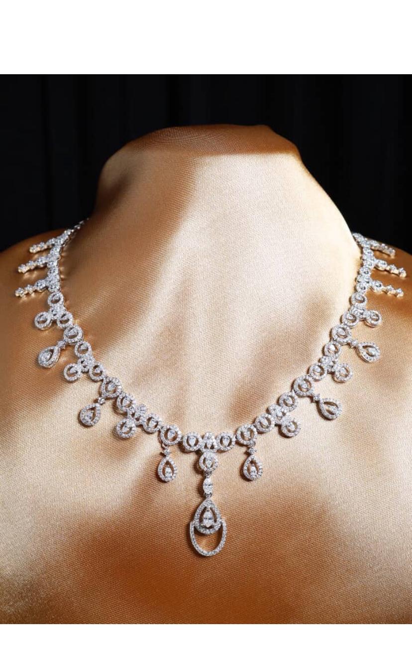 6,00 Karat gemischte Form Diamanten 18K Gold Halskette im Angebot 2