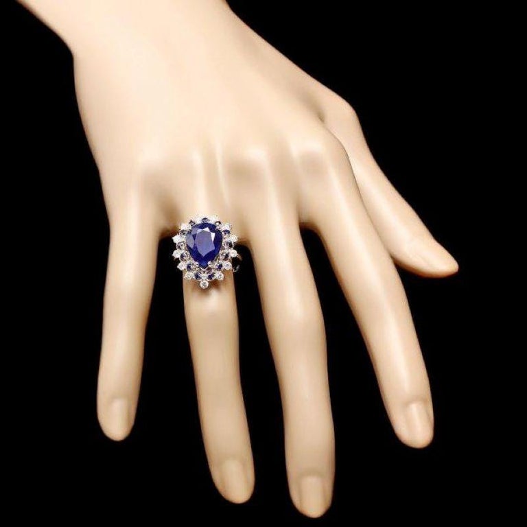 6.00 Carats Natural Blue Sapphire and Diamond 14K Solid White Gold Ring In New Condition For Sale In Los Angeles, CA