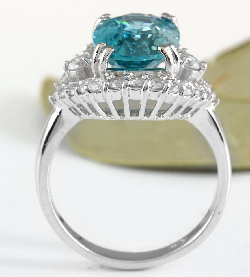 Women's 6.00 Carats Natural Blue Zircon and Diamond 14K Solid White Gold Ring For Sale