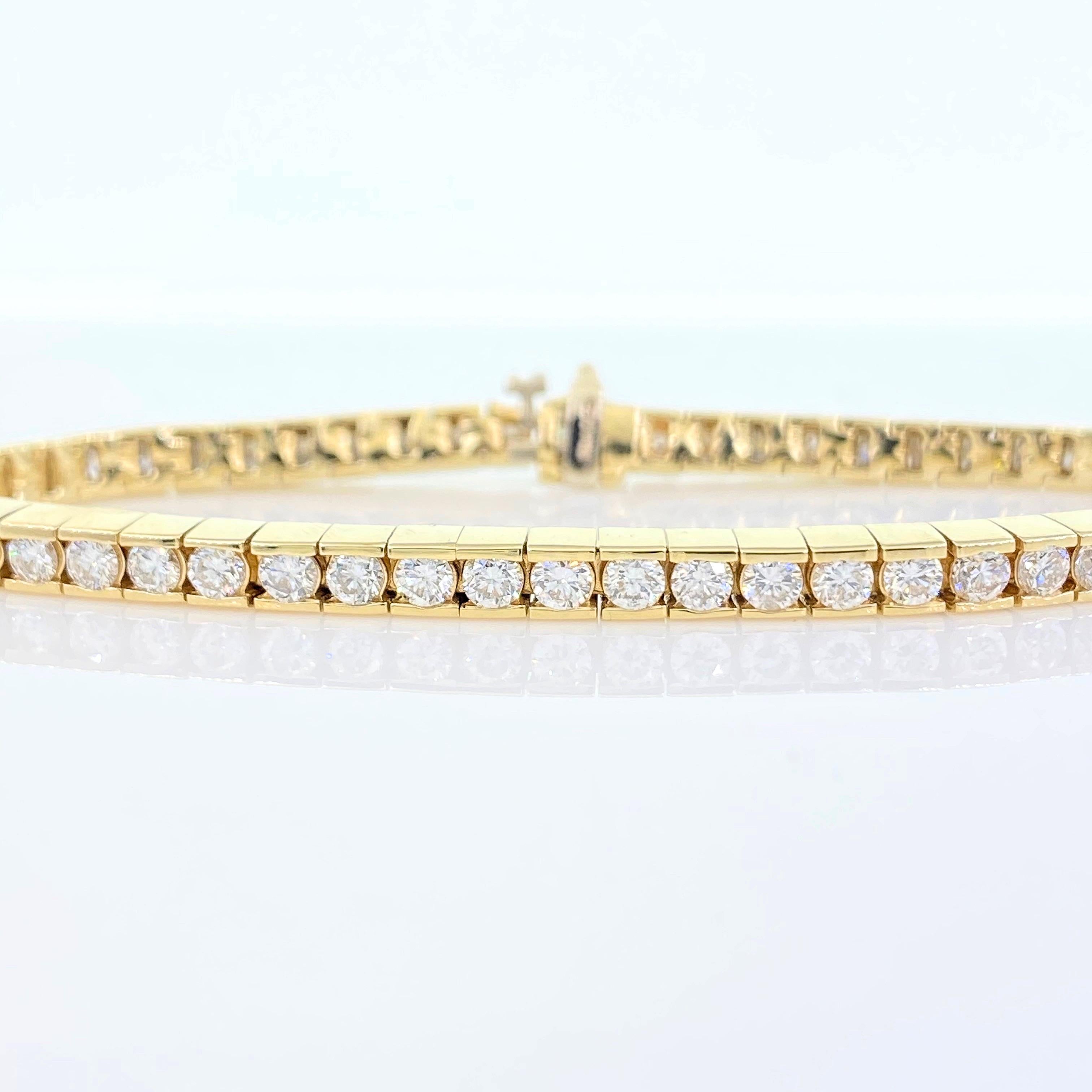 6.00 Carat Round Diamond Channel-Set Tennis Bracelet in 14 Karat Yellow Gold For Sale 1
