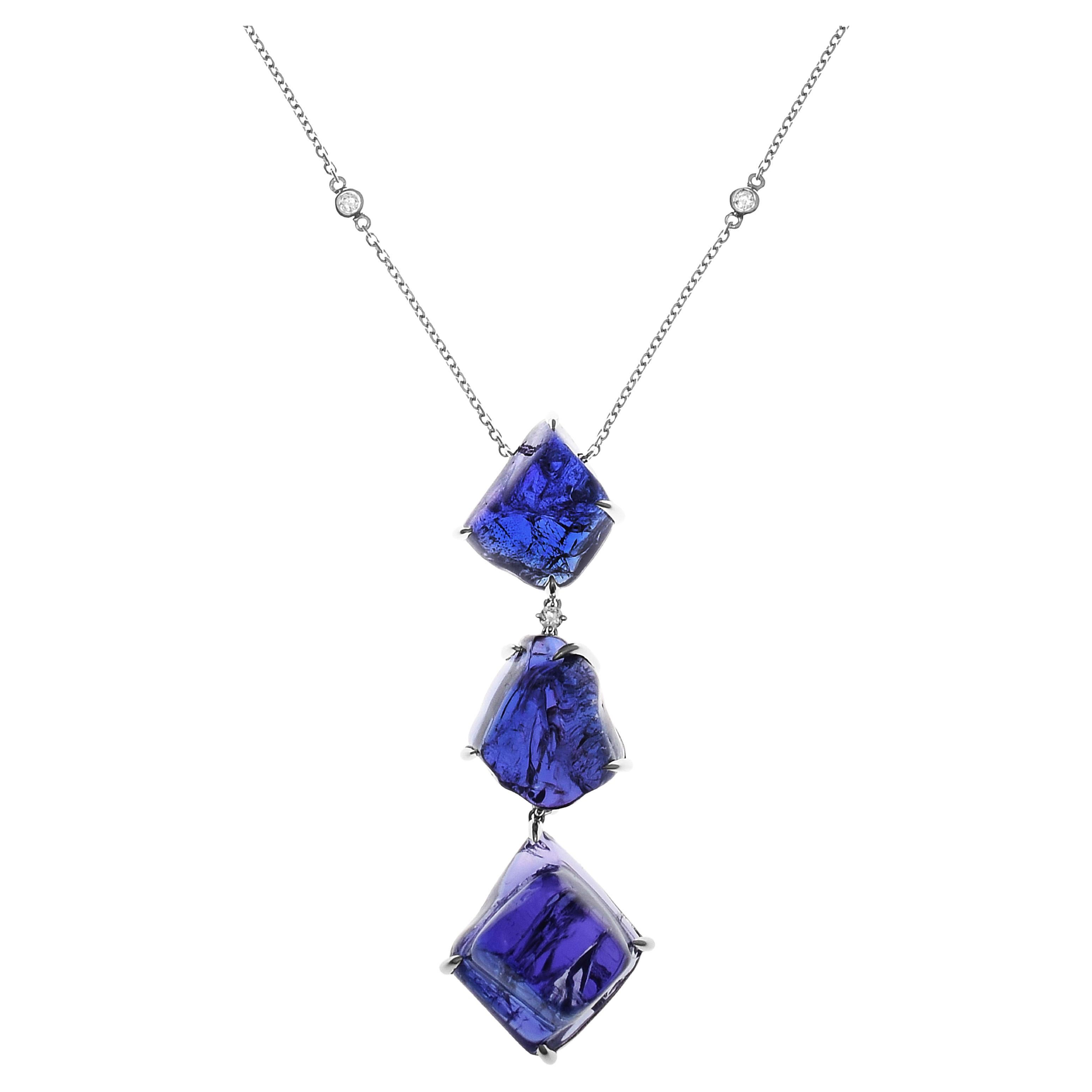 Collana in oro bianco con tanzanite e diamanti da 60,02 carati