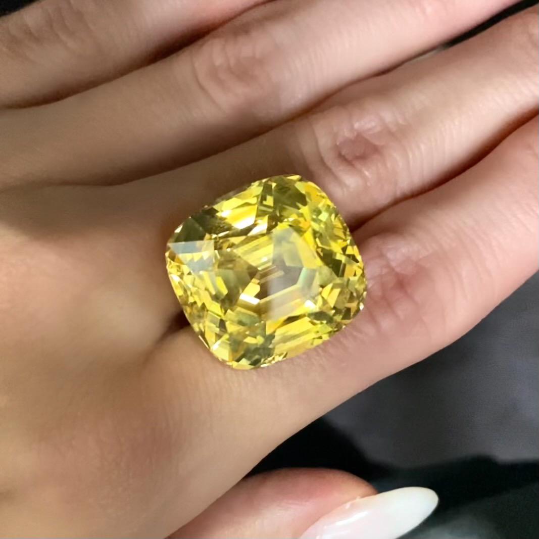 60, 05 Carat Natural Srilankan Yellow Sapphire Cushion Shape GRS Certificate In New Condition In Singapore, SG