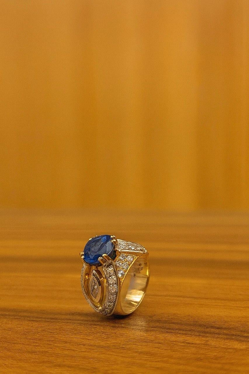 6.00c Natural unheard Sapphire Ring. In condizioni ottime in vendita a Firenze, FI