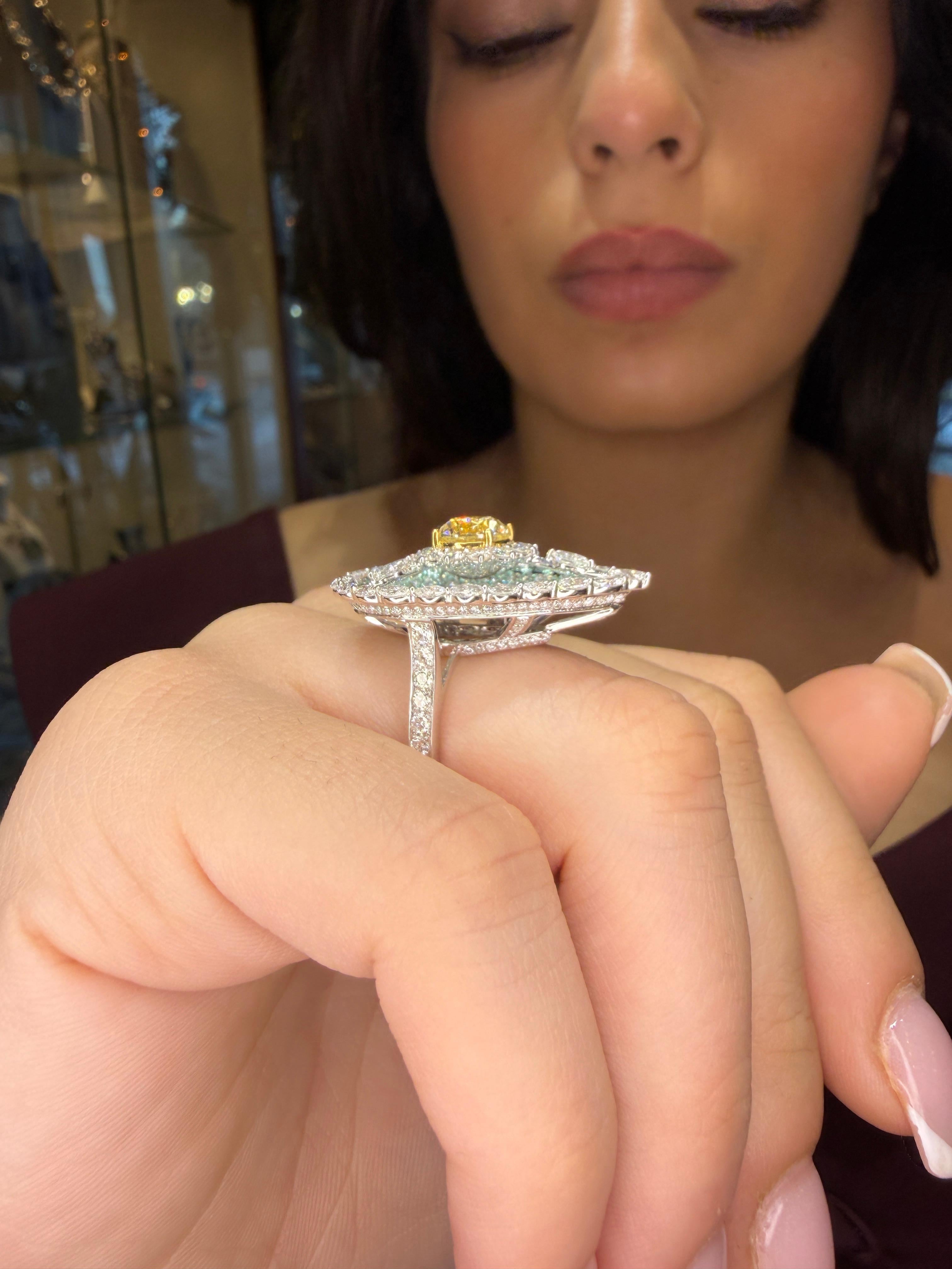 6,00ct Fancy Yellow Diamond Teal Smalto Marquise e Diamante Rotondo Oro Bianco 18K in vendita 9