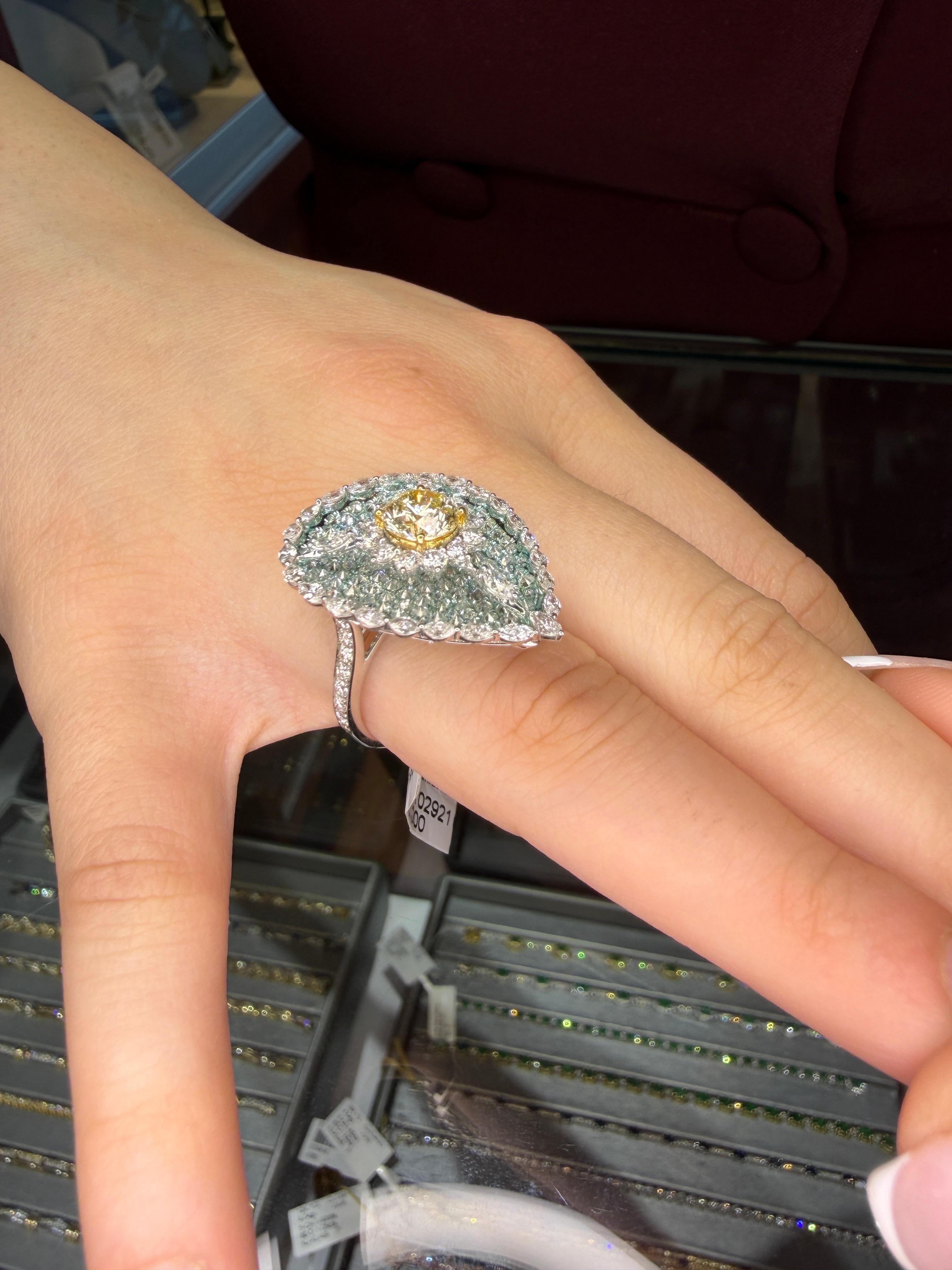 6,00ct Fancy Yellow Diamond Teal Smalto Marquise e Diamante Rotondo Oro Bianco 18K in vendita 8