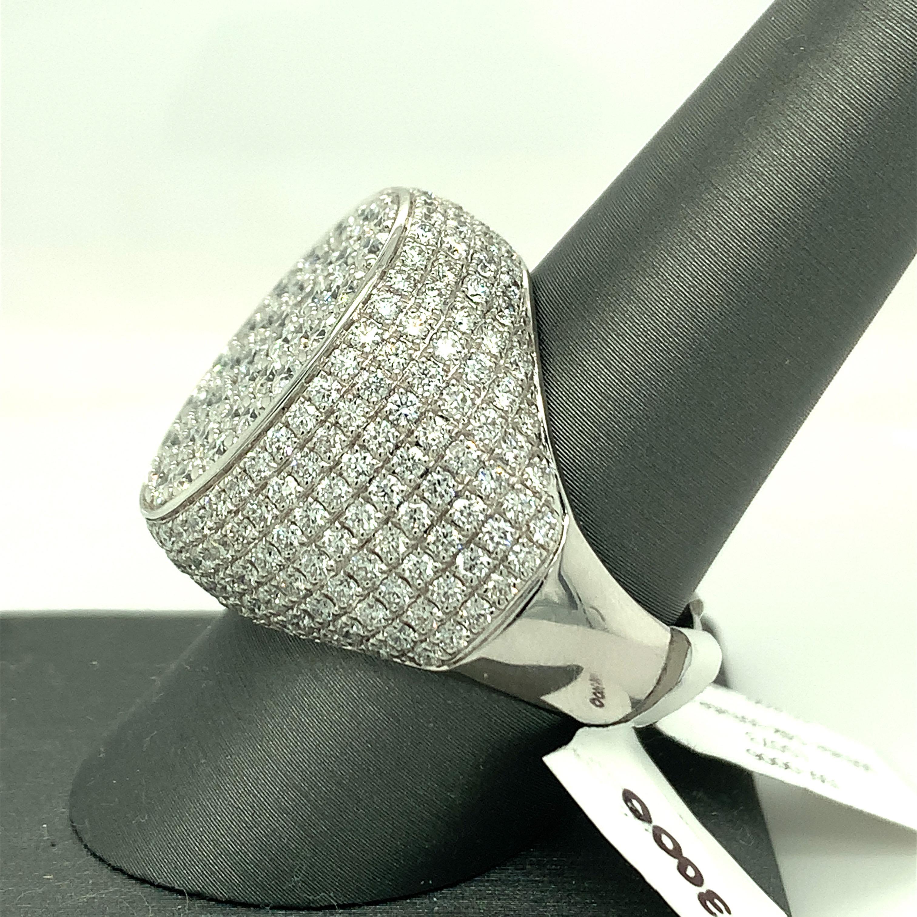 This big and bold ring is sure to turn a head around. It is a statement platform ring in white gold.
Total Diamond: 6.00cts 
Total Pieces: 260pcs
Gold:14K White
