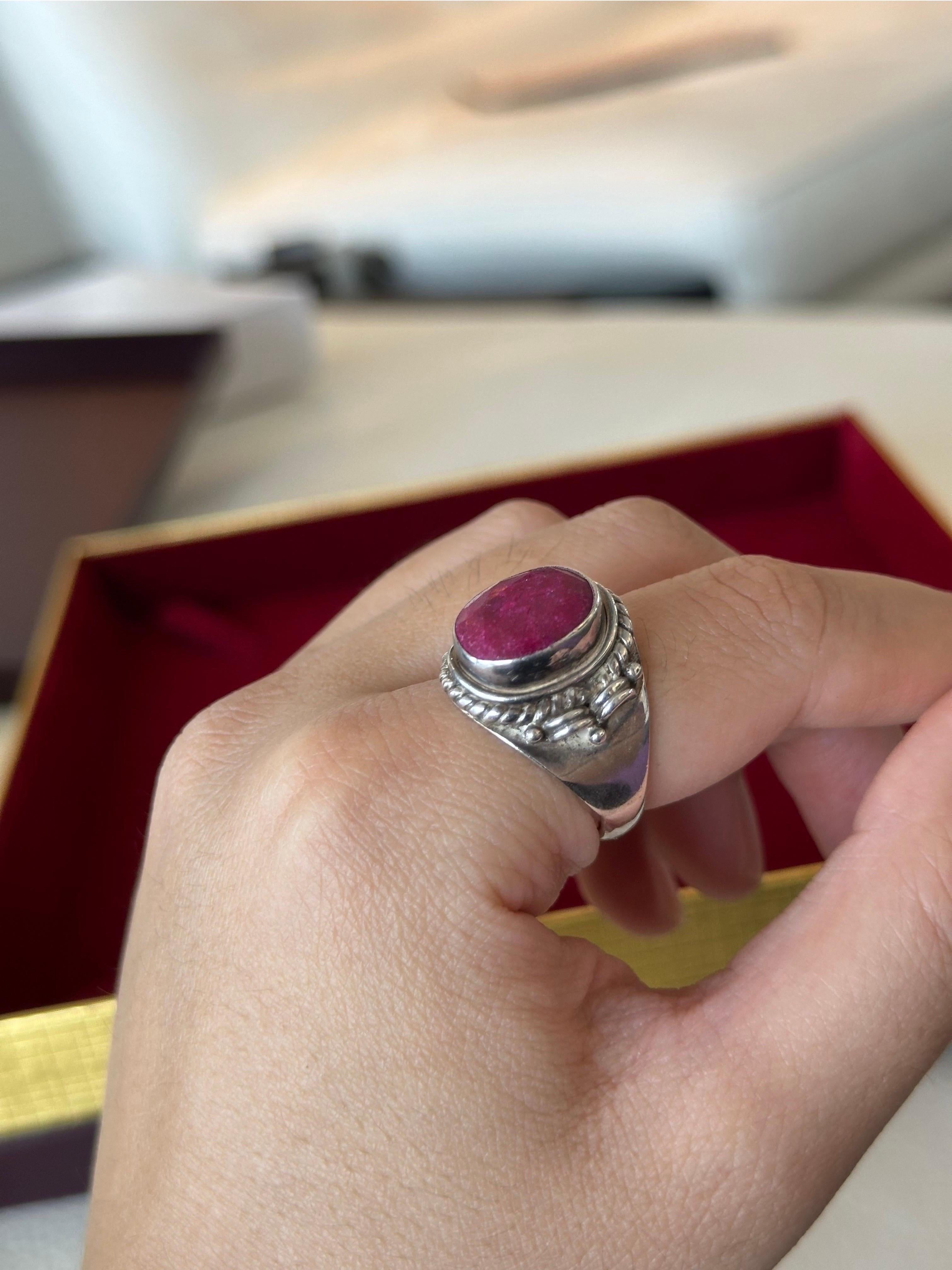 6.00ct Ruby Stone Sterling Silver Ring In Good Condition For Sale In West Palm Beach, FL