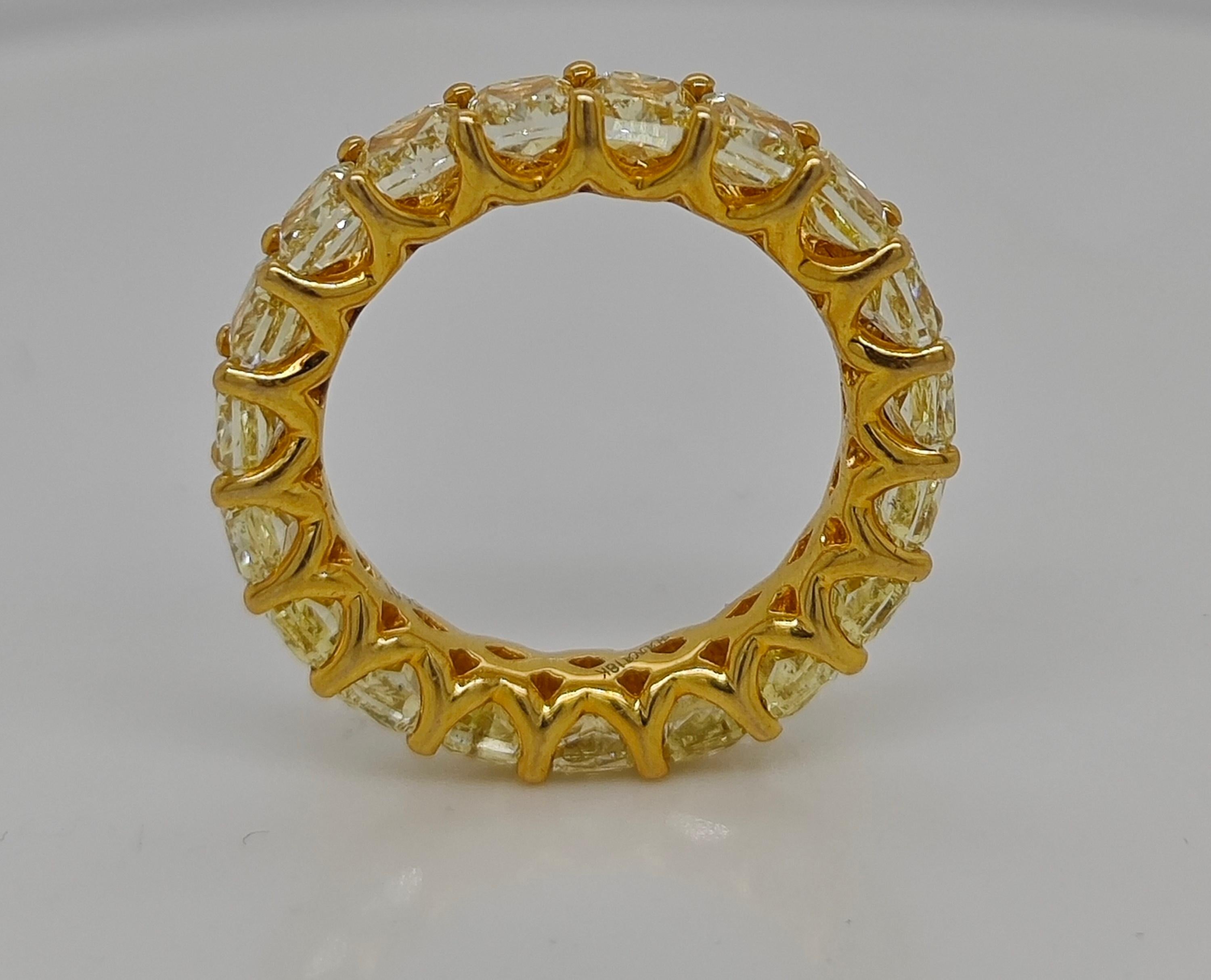 6.01 Carat Fancy Diamond Yellow Gold Ring In New Condition For Sale In New York, NY