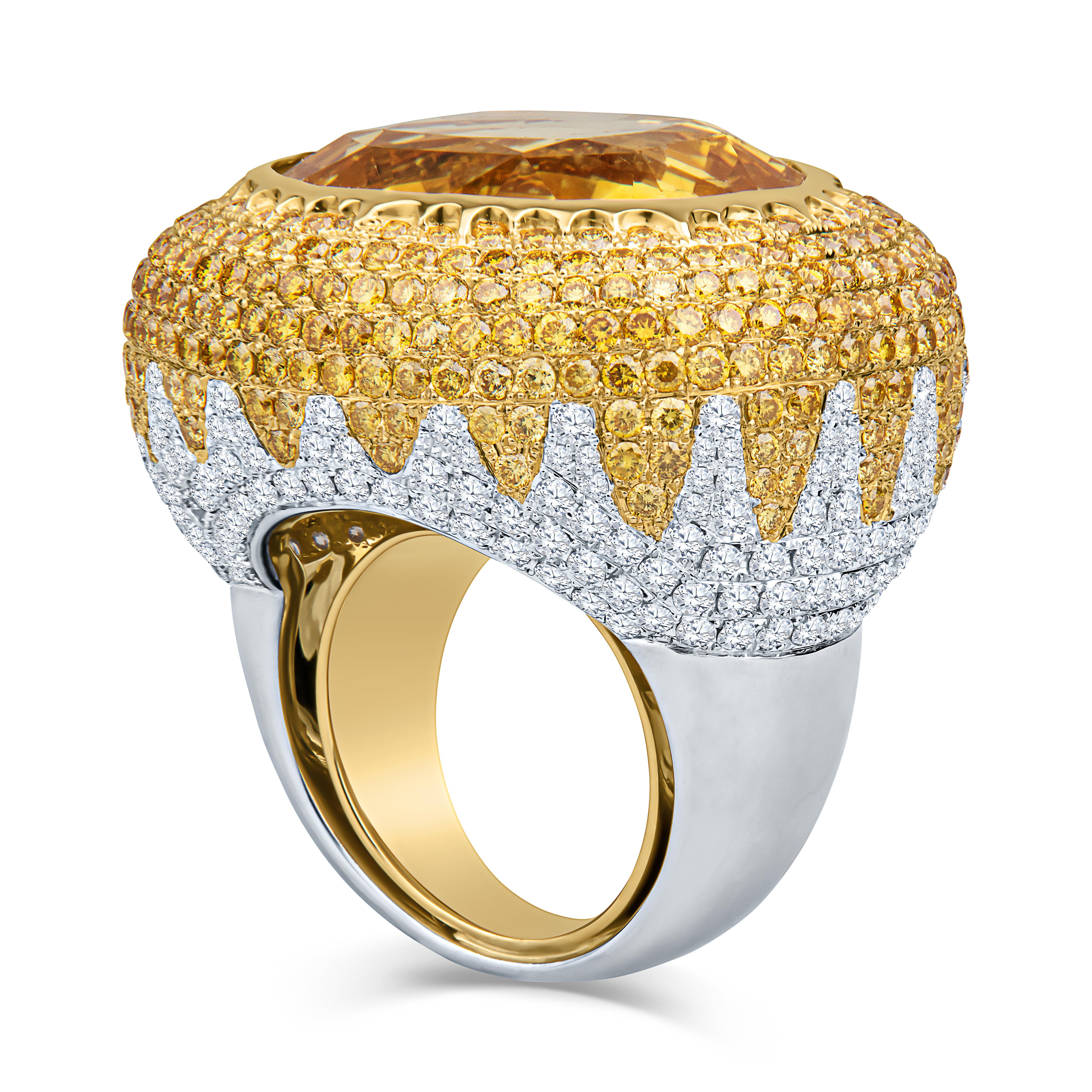 60,15ct gelber Saphir mit 6,12ctw gelben Diamanten und 3,34ctw weißen Diamanten Ring (Ovalschliff) im Angebot