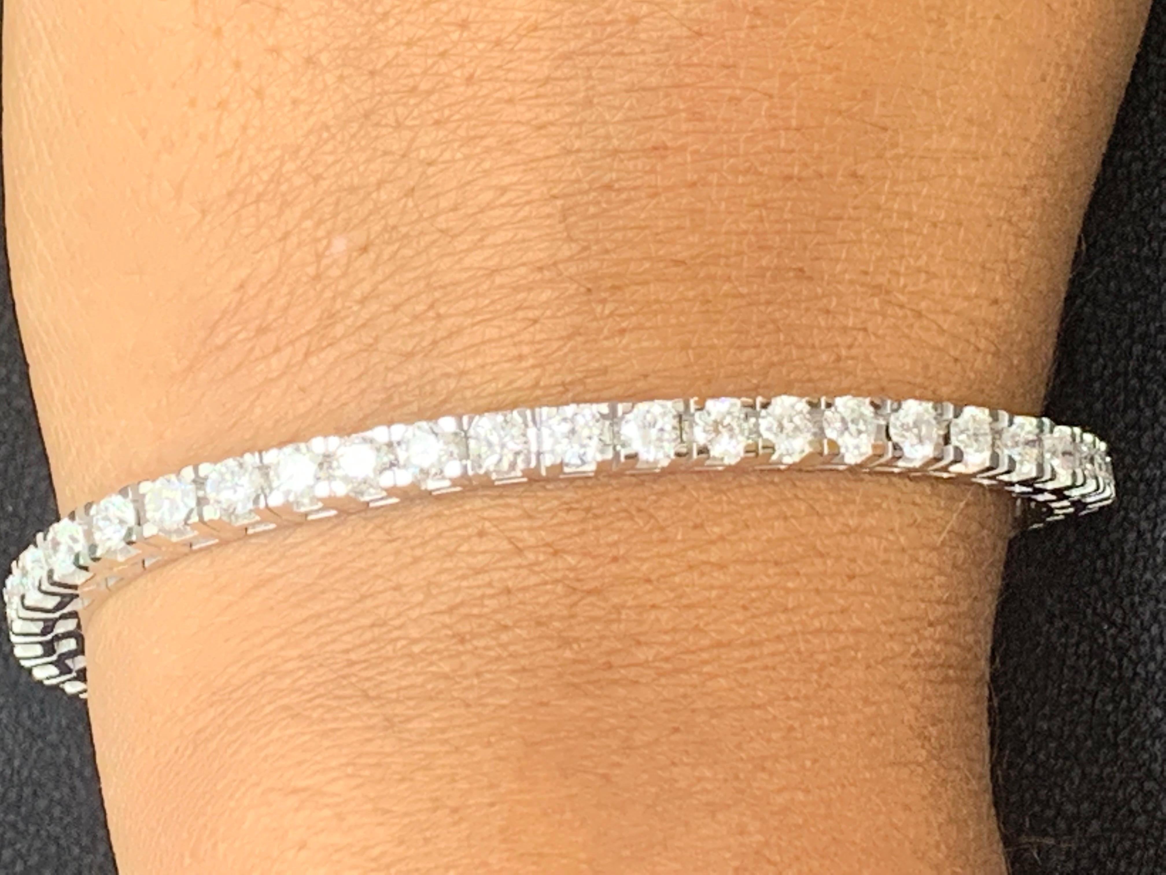 6.02 Carat Brilliant Cut Round Diamond Tennis Bracelet in 14K White Gold In New Condition For Sale In NEW YORK, NY