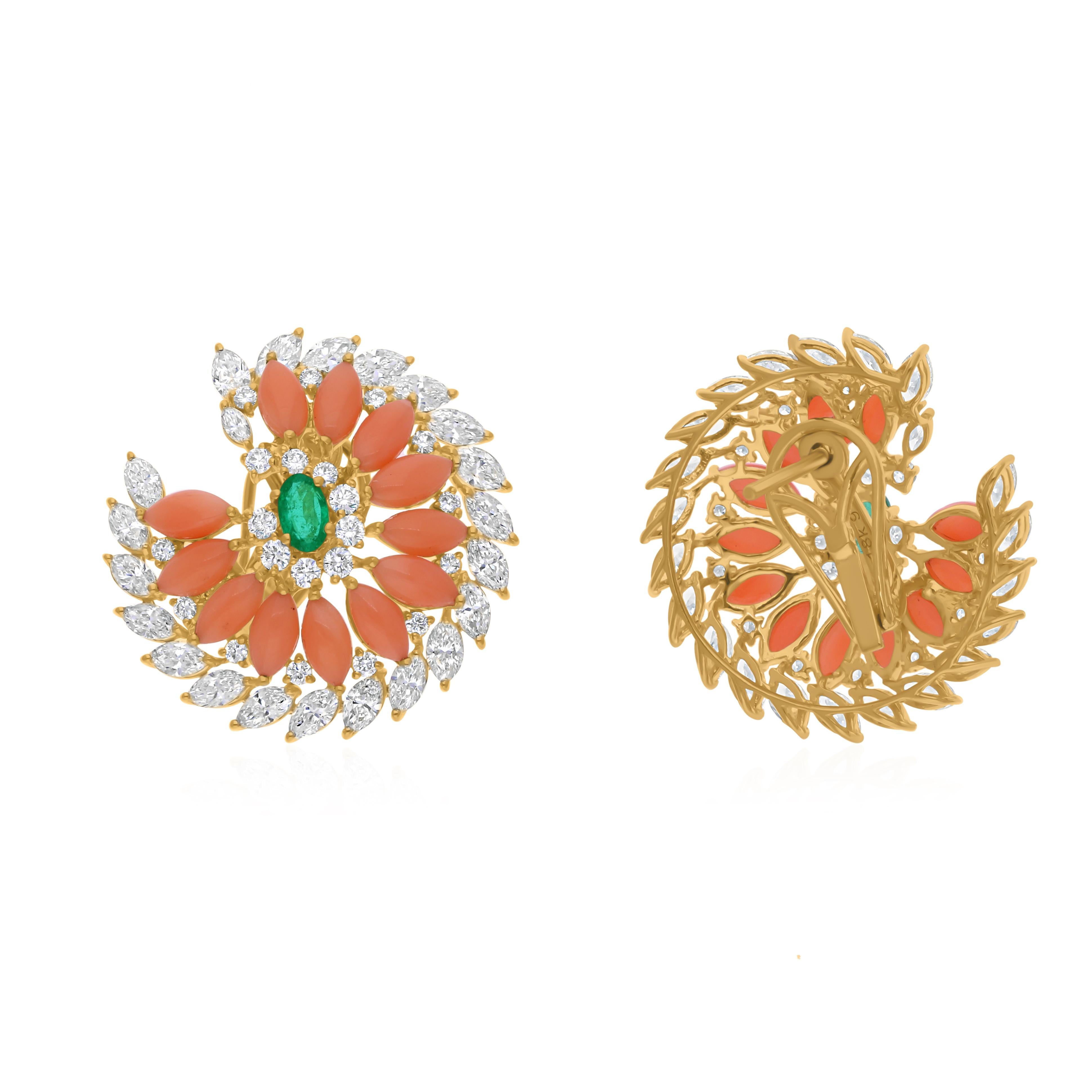 Modern 6.02 Carat Coral Emerald 4.62 Carat SI/H Diamond 18k Yellow Gold Earrings For Sale