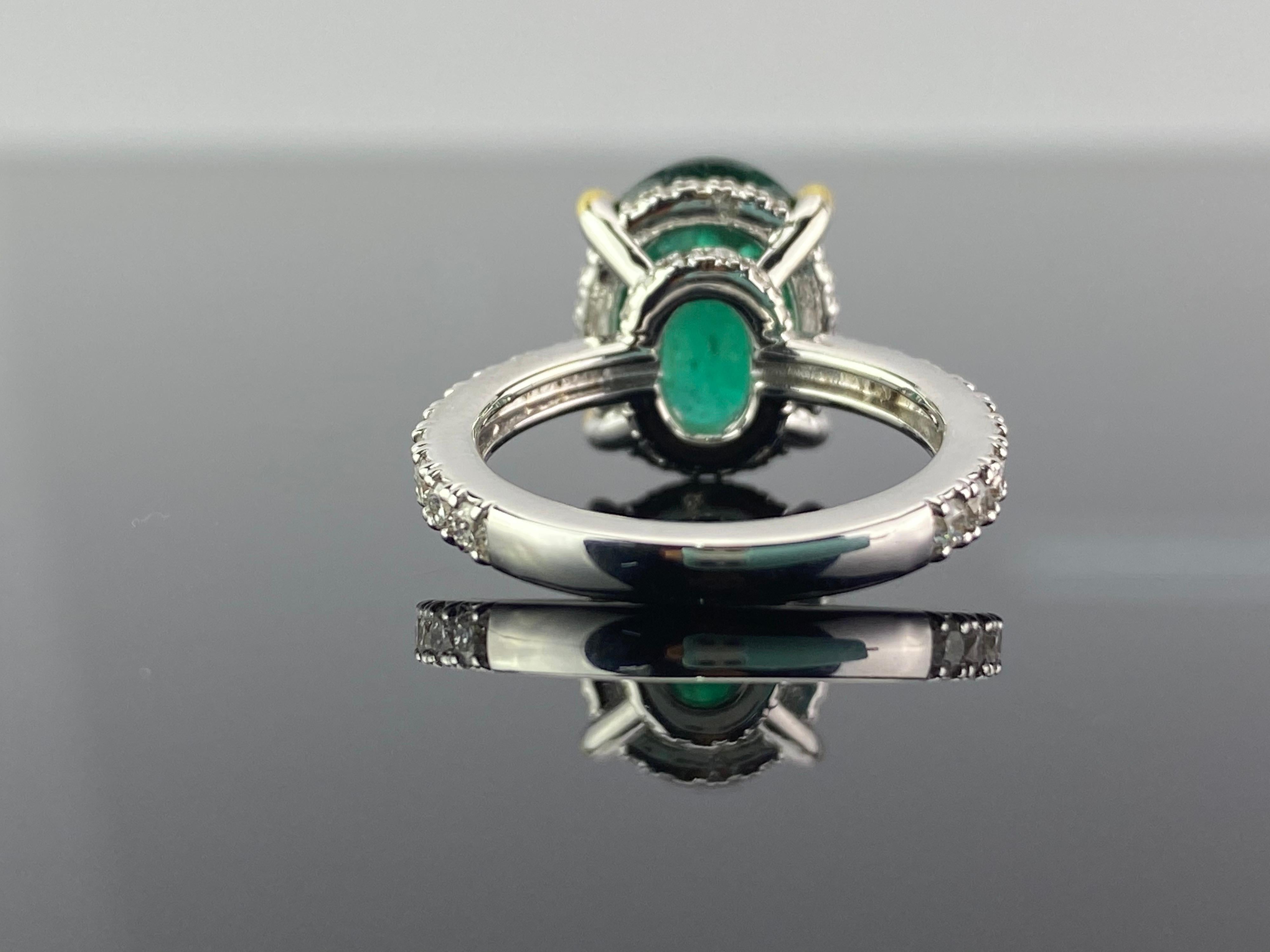 Verlobungsring mit 6,02 Karat Smaragd, Cabochon und Diamant (Moderne)