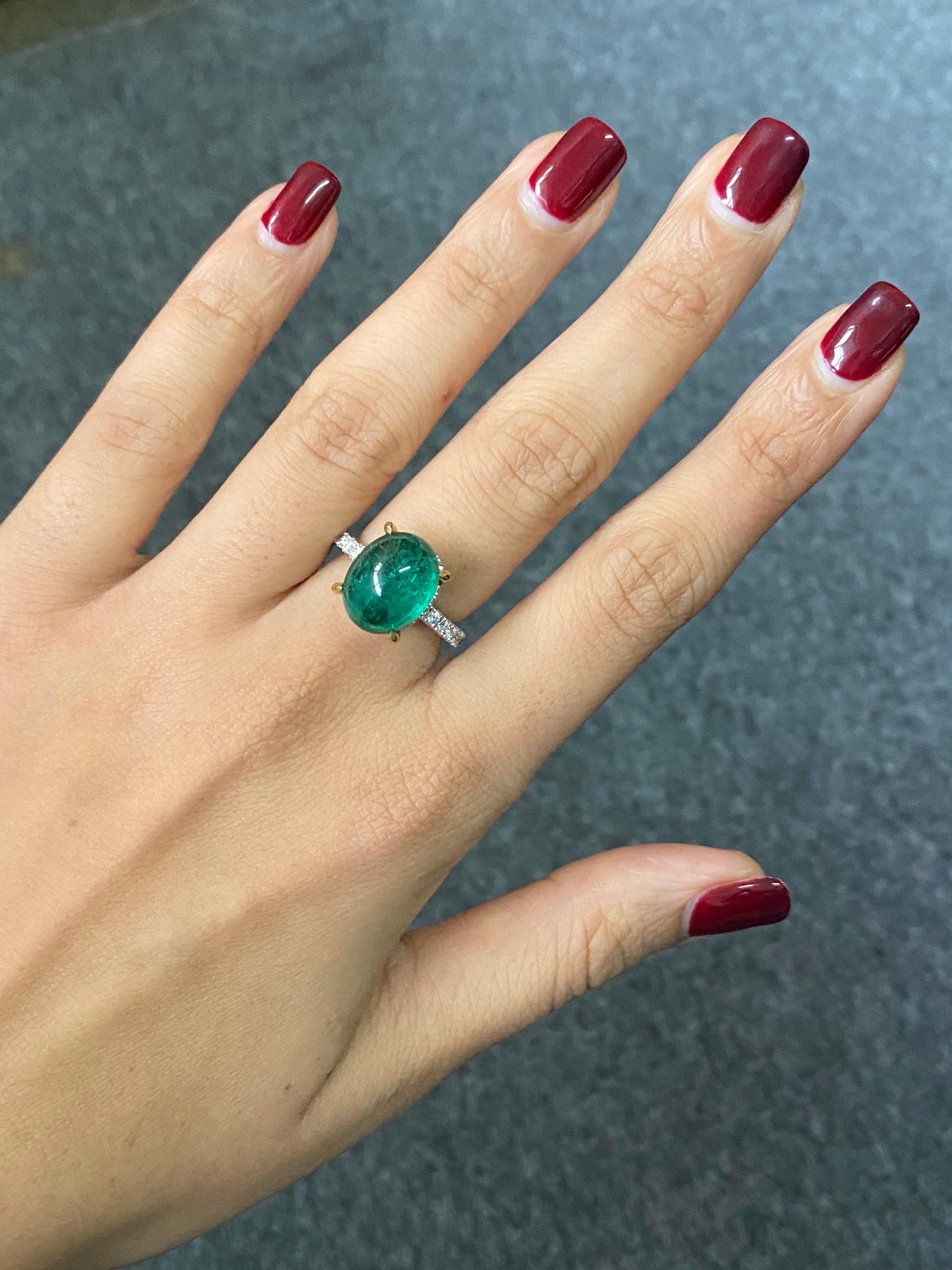 6.02 Carat Emerald Cabochon and Diamond Engagement Ring In New Condition For Sale In Bangkok, Thailand