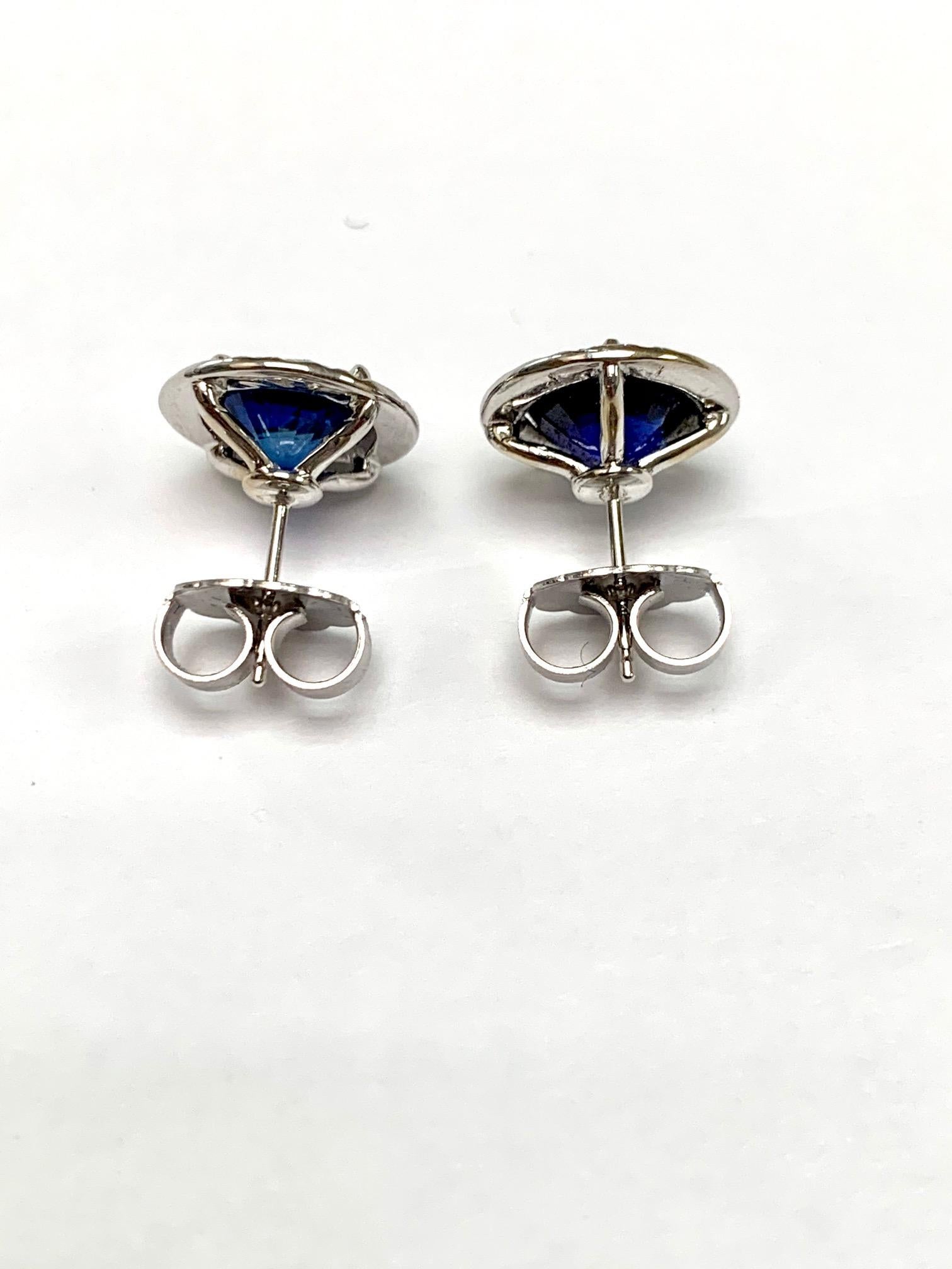 Round Cut 6.02 Carat Sapphire Diamond Earrings For Sale