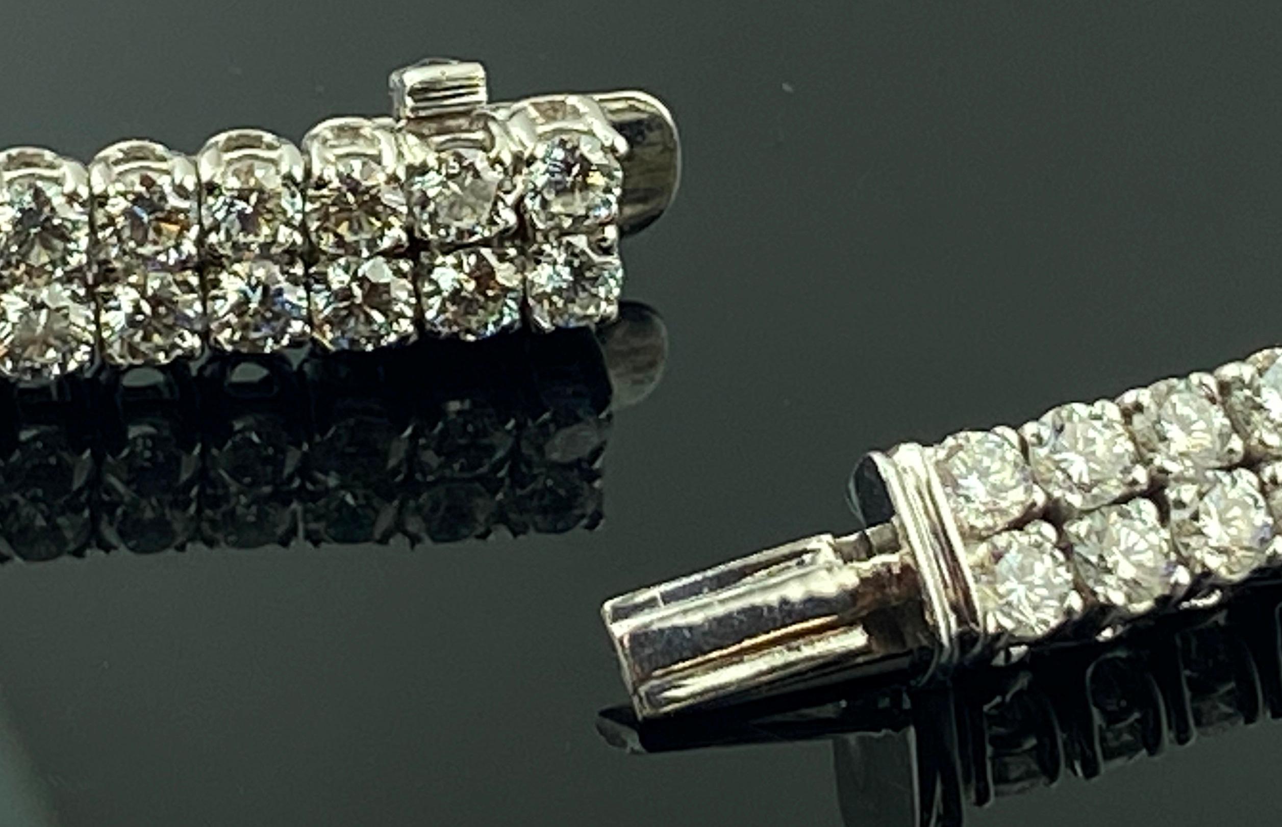 60.22 Carat Diamond Necklace in 18 Karat White Gold In Excellent Condition In Palm Desert, CA