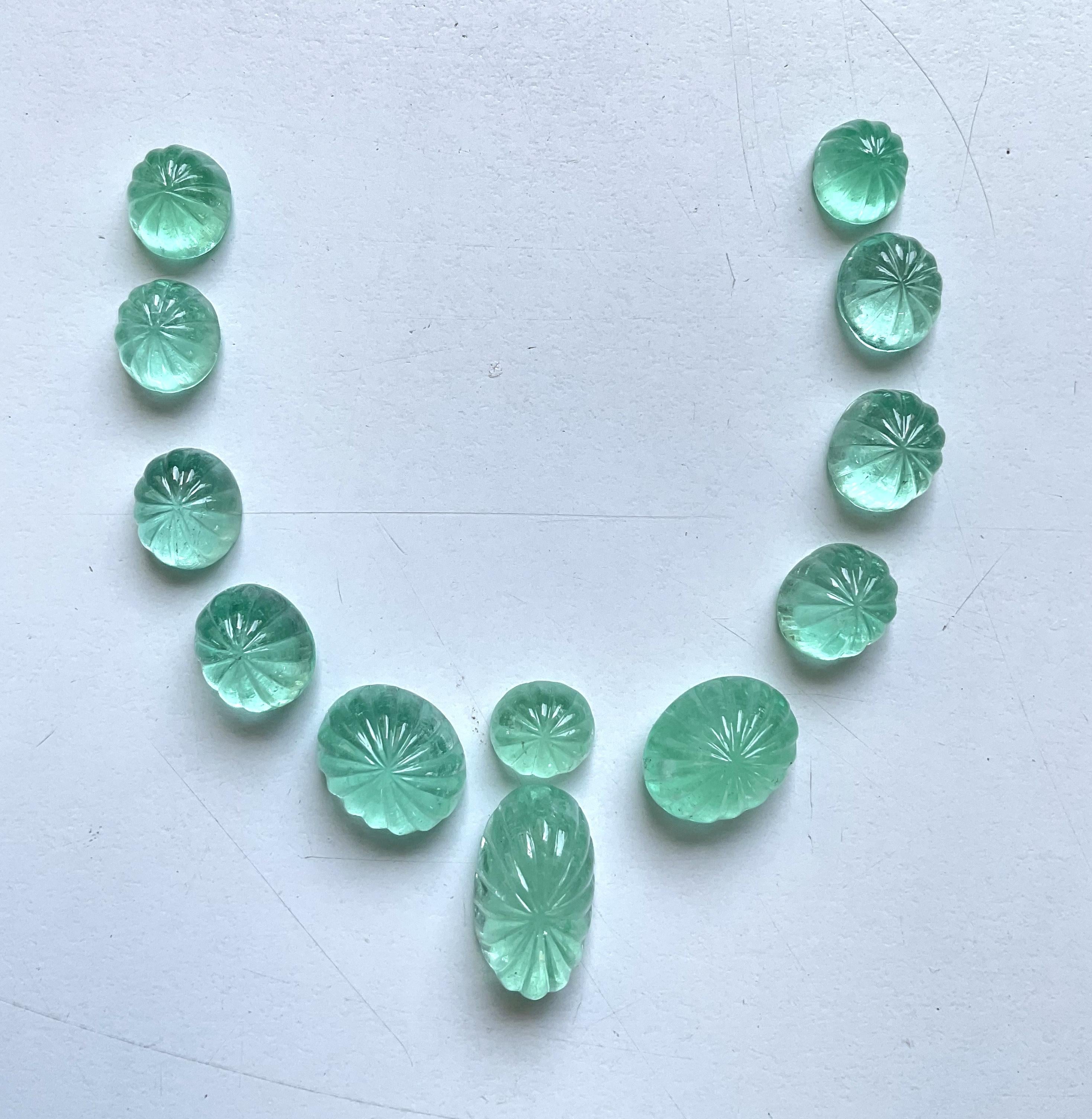 60.23 Carats Top Colombian Emerald Carved Cabochon For Jewelry Natural Gems In New Condition For Sale In Jaipur, RJ