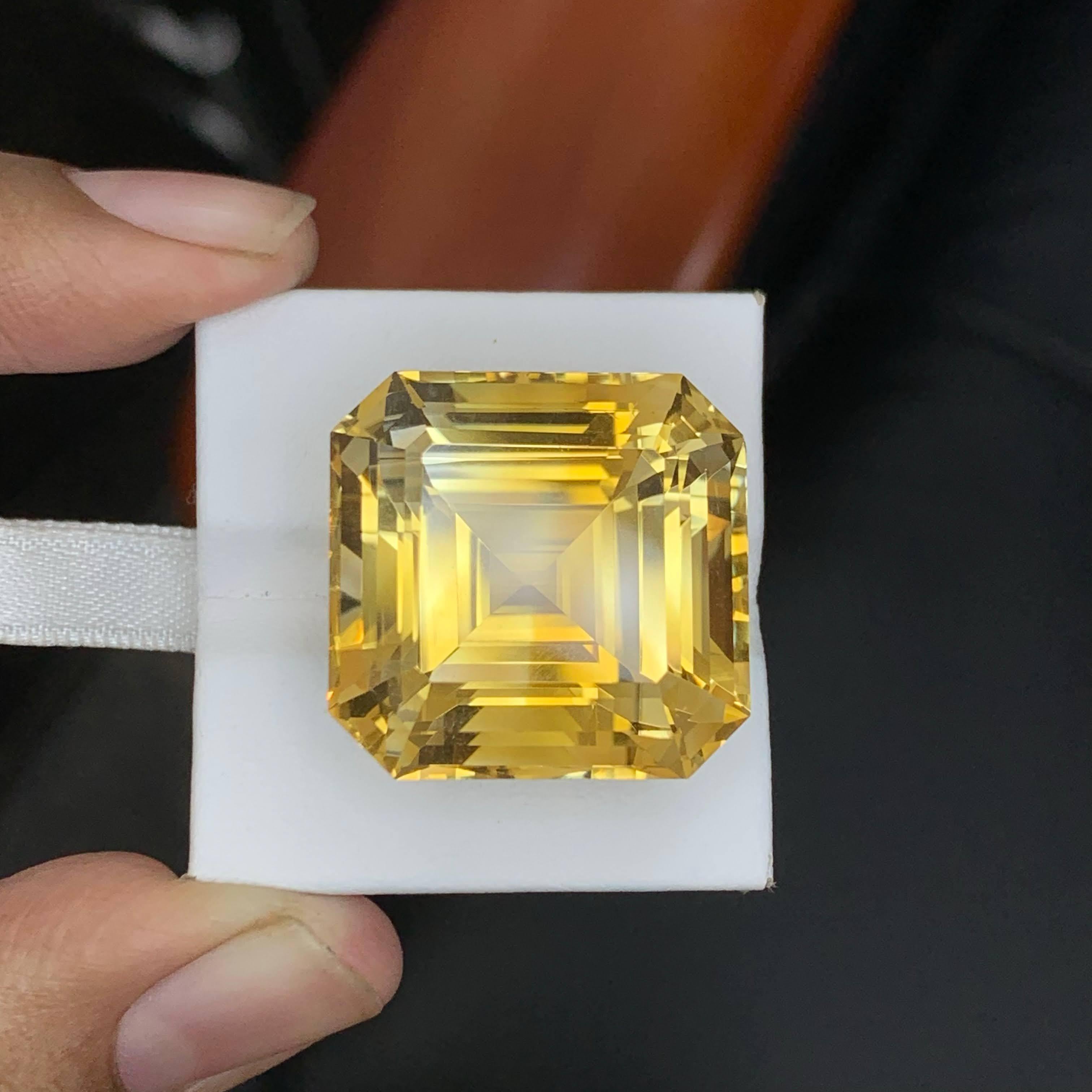 Gema brasileña suelta de citrino amarillo dorado de 60,25 quilates, talla Asscher en Nuevo estado para la venta en Bangkok, TH
