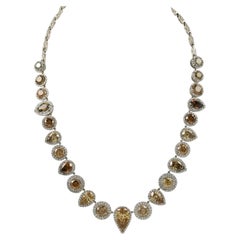 Collar de diamantes amarillos marrones de 60,27 quilates