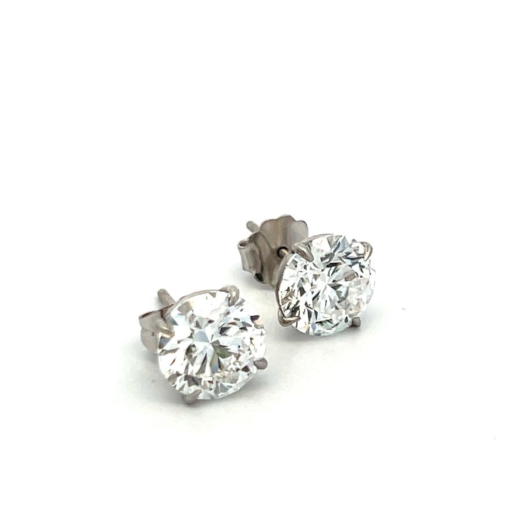 Orecchini con diamante brillante rotondo 6,02ct D SI1 in oro bianco 18 carati (GIA) in vendita 9
