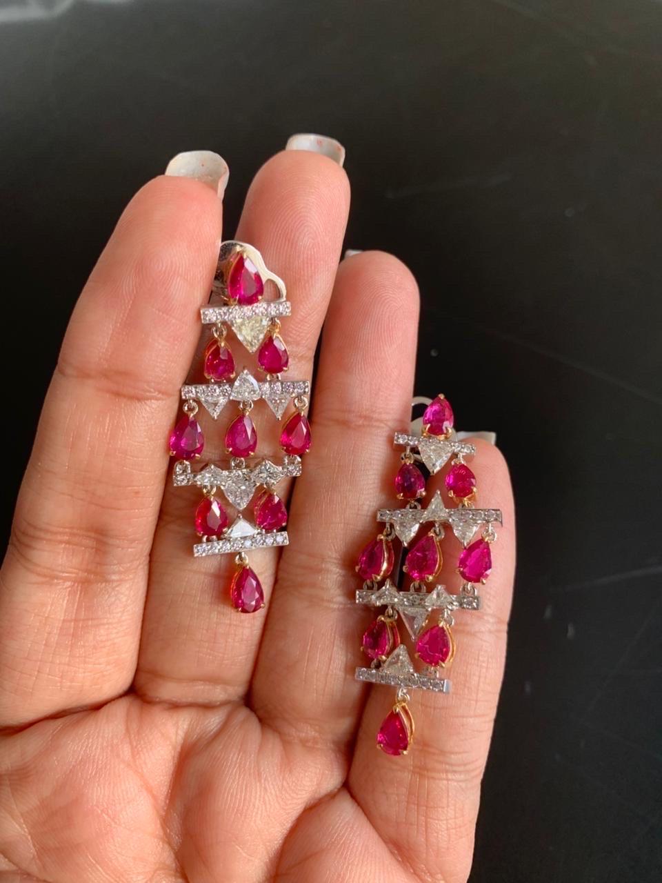 6.03 Carat Burma Ruby No Heat And Diamond Earrings In 18 Karat White Gold In condizioni Nuovo in vendita a Bangkok, TH
