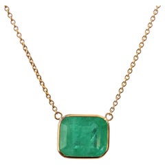 6.03 Carat Green Emerald Delicate Handmade Solitaire Necklace In 14k Yellow Gold