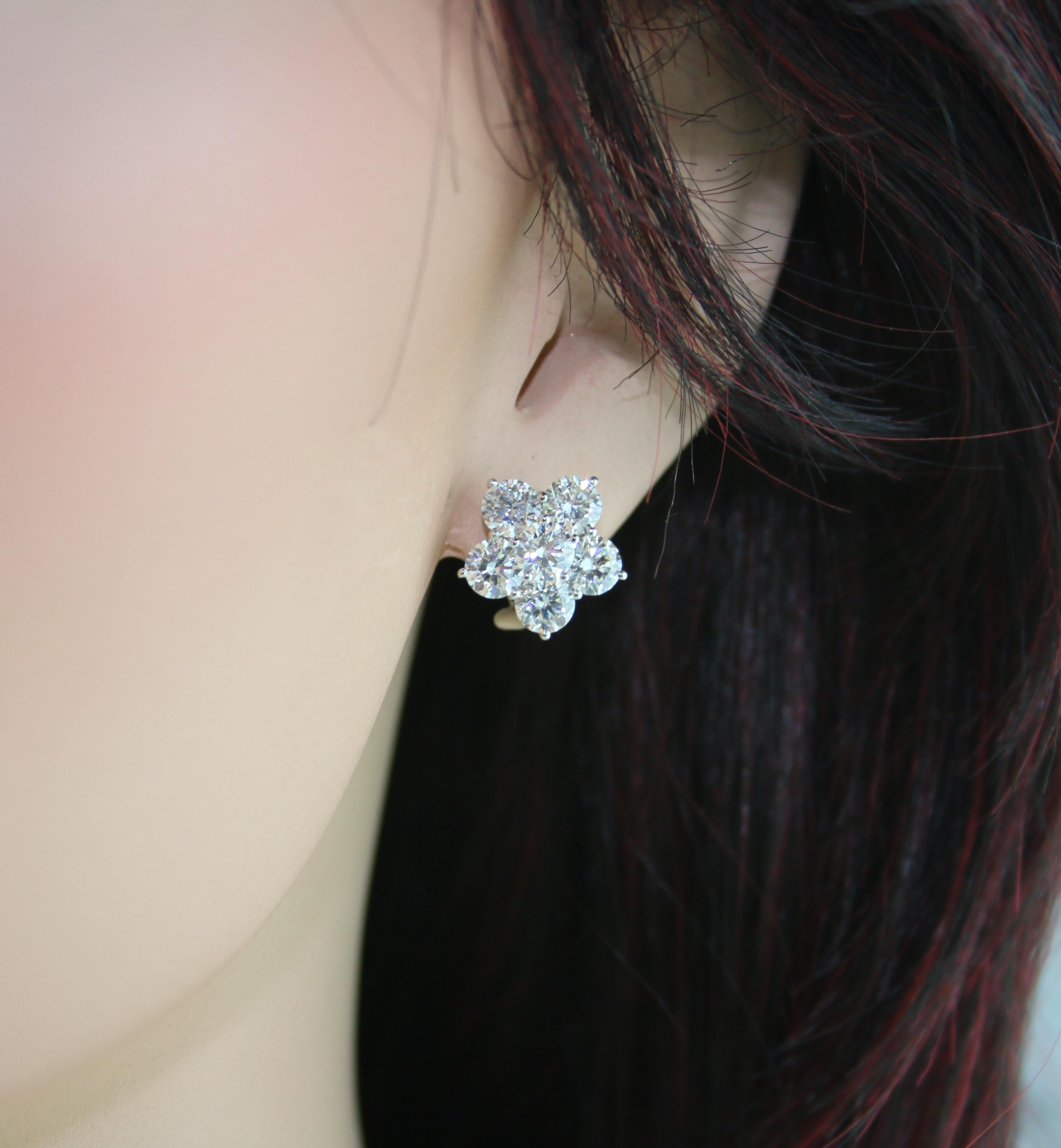 6,03 Karat Diamant-Cluster-Blumen-Ohrringe aus Platin im Zustand „Neu“ im Angebot in New York, NY