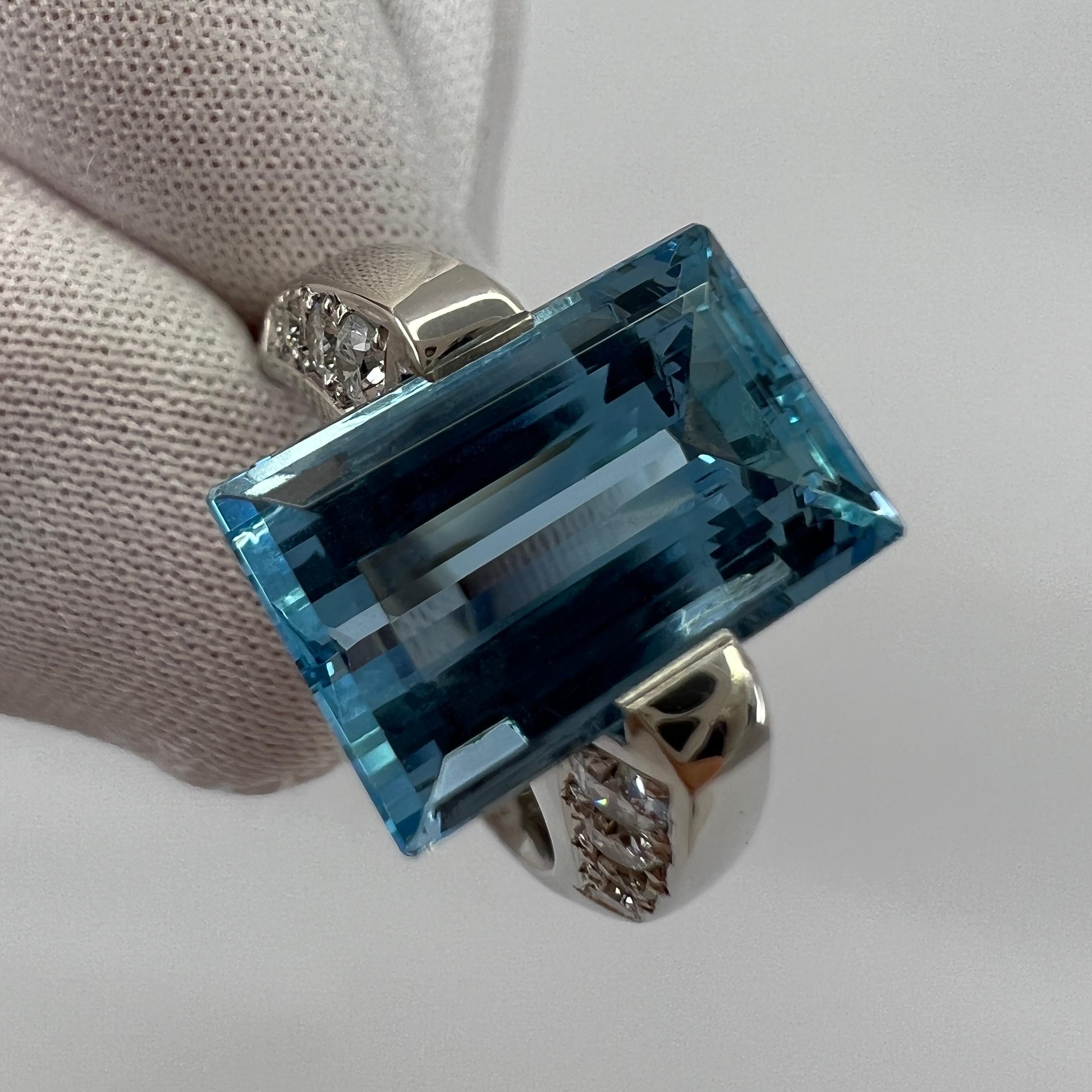 Fine Santa Maria Blue Aquamarine And Diamond Platinum Ring. 6.03tcw

Stunning platinum ring with a large 5.53 carat fine intense blue Santa Maria aquamarine. A fine colour stone with excellent colour, clarity and a superb emerald cut. A top grade