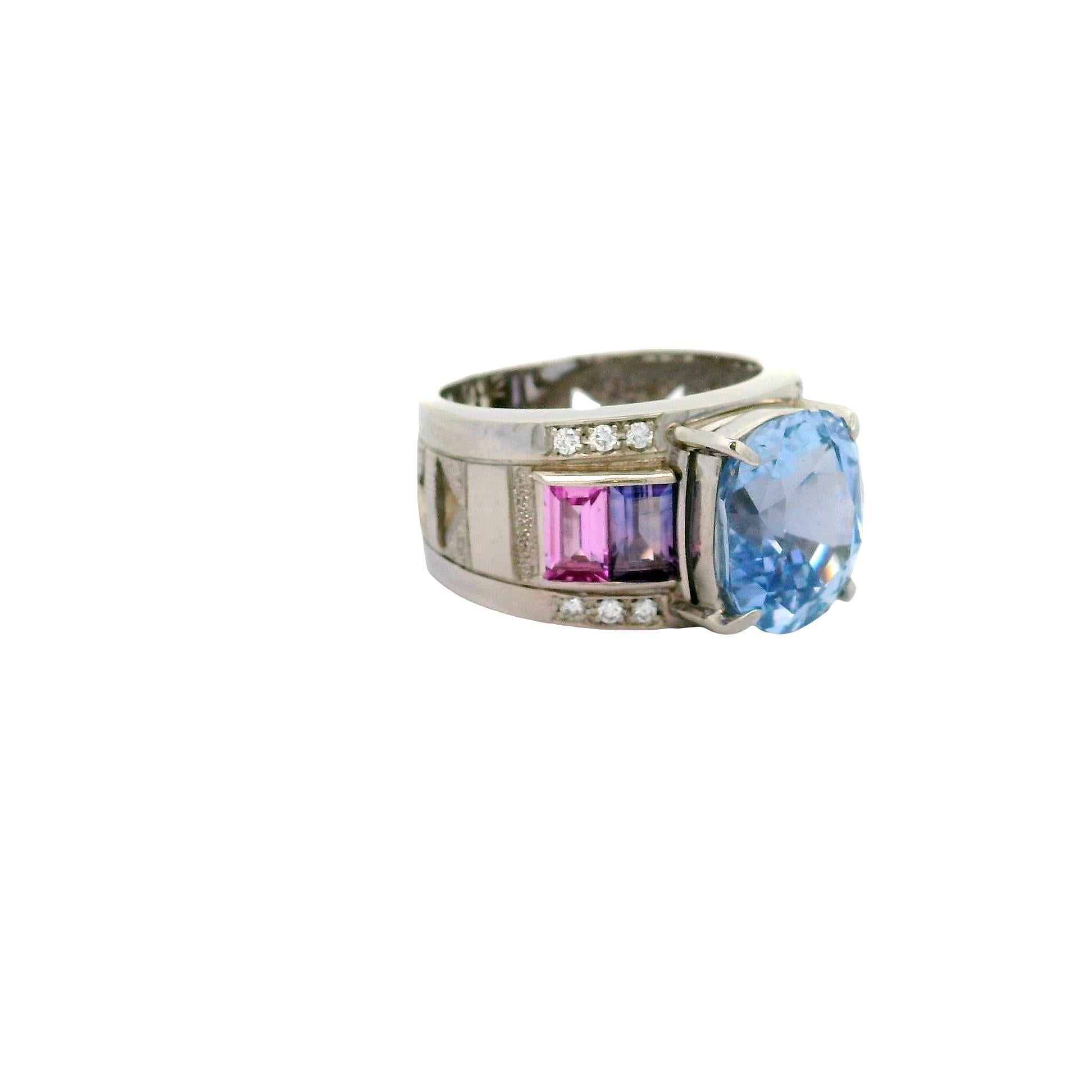 Taille ovale Bague en platine avec saphir bleu de Ceylan non chauffé de 6.04 carats et diamants certifiés GIA en vente