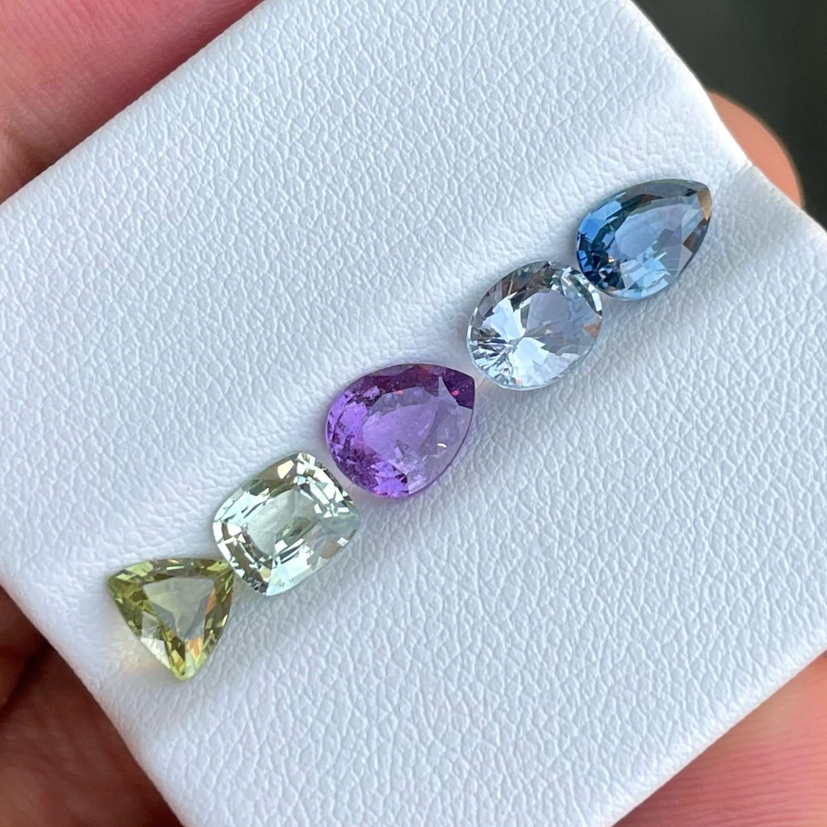 6.04 carats Colorful Stones Loose Sapphire Lot Natural Gemstones From Sri Lanka Neuf - En vente à Bangkok, TH