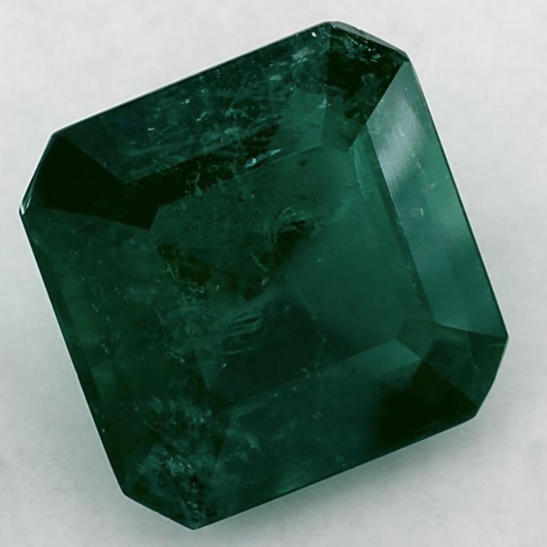 Con un vibrante tono verde, la piedra de nacimiento de mayo es un símbolo del renovado crecimiento primaveral. 

Explora la vibrante colección de esmeraldas, rubíes y zafiros de nuestra tienda, disponibles como gemas sueltas y combinadas con nuestra