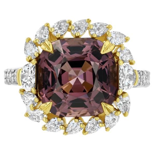 6.04ct cushion-cut, Purple Spinel ring in platinum and 18K yellow gold. For Sale
