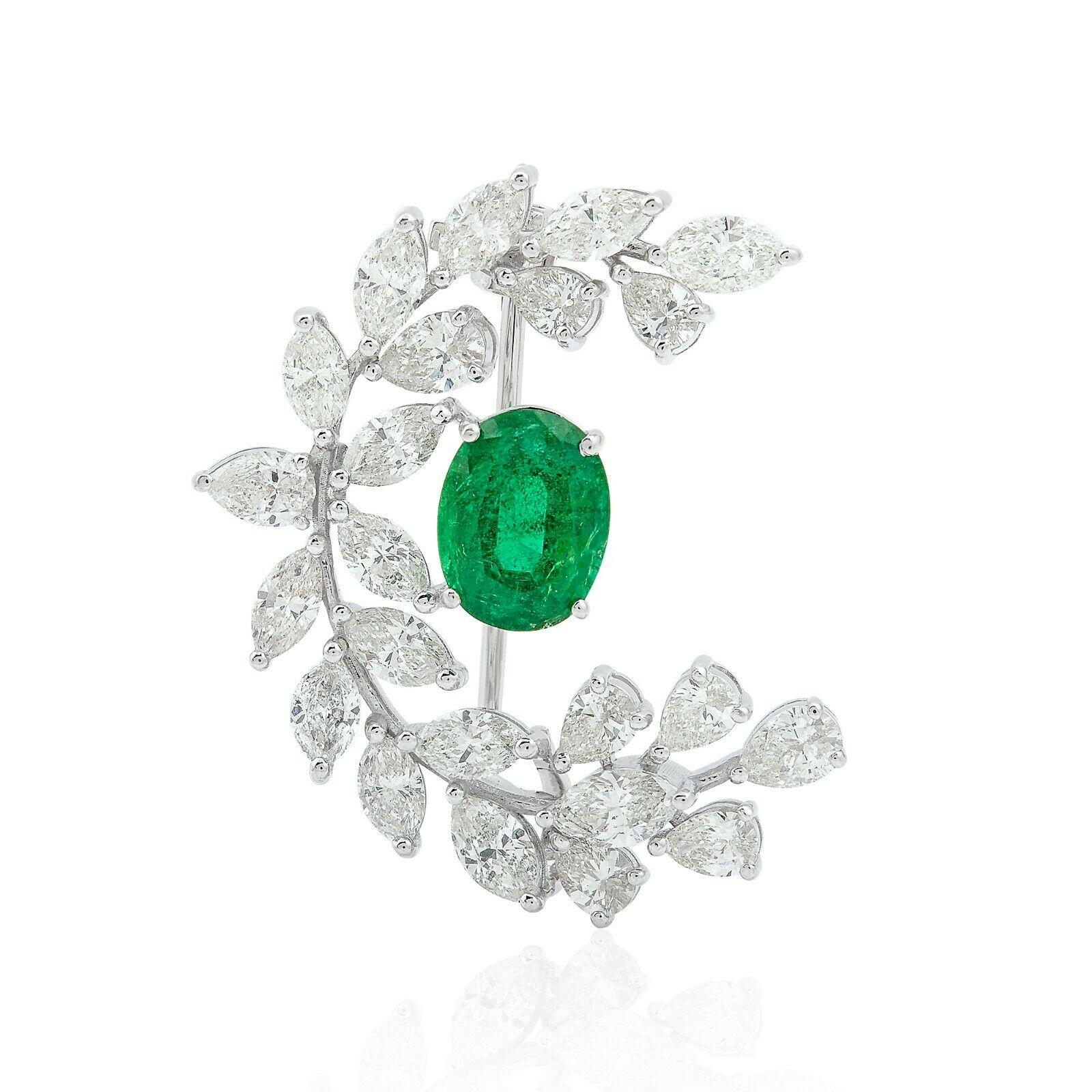 Contemporary 6.05 Carat Diamond Emerald 14 Karat White Gold Peacock Pendant Brooch For Sale