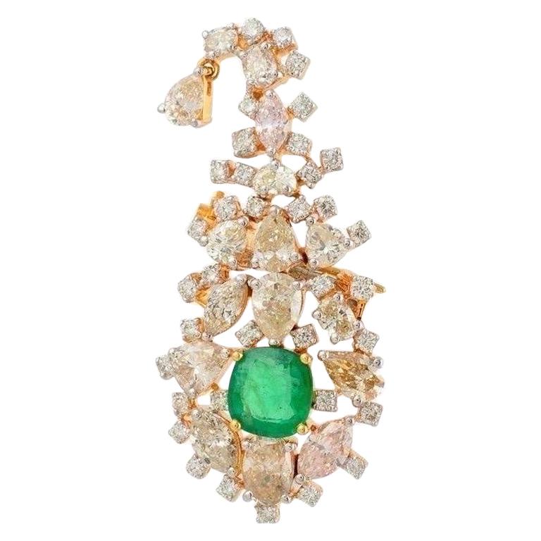 6.05 Carat Diamond Emerald 14 Karat Yellow Gold Maharaja Brooch For Sale