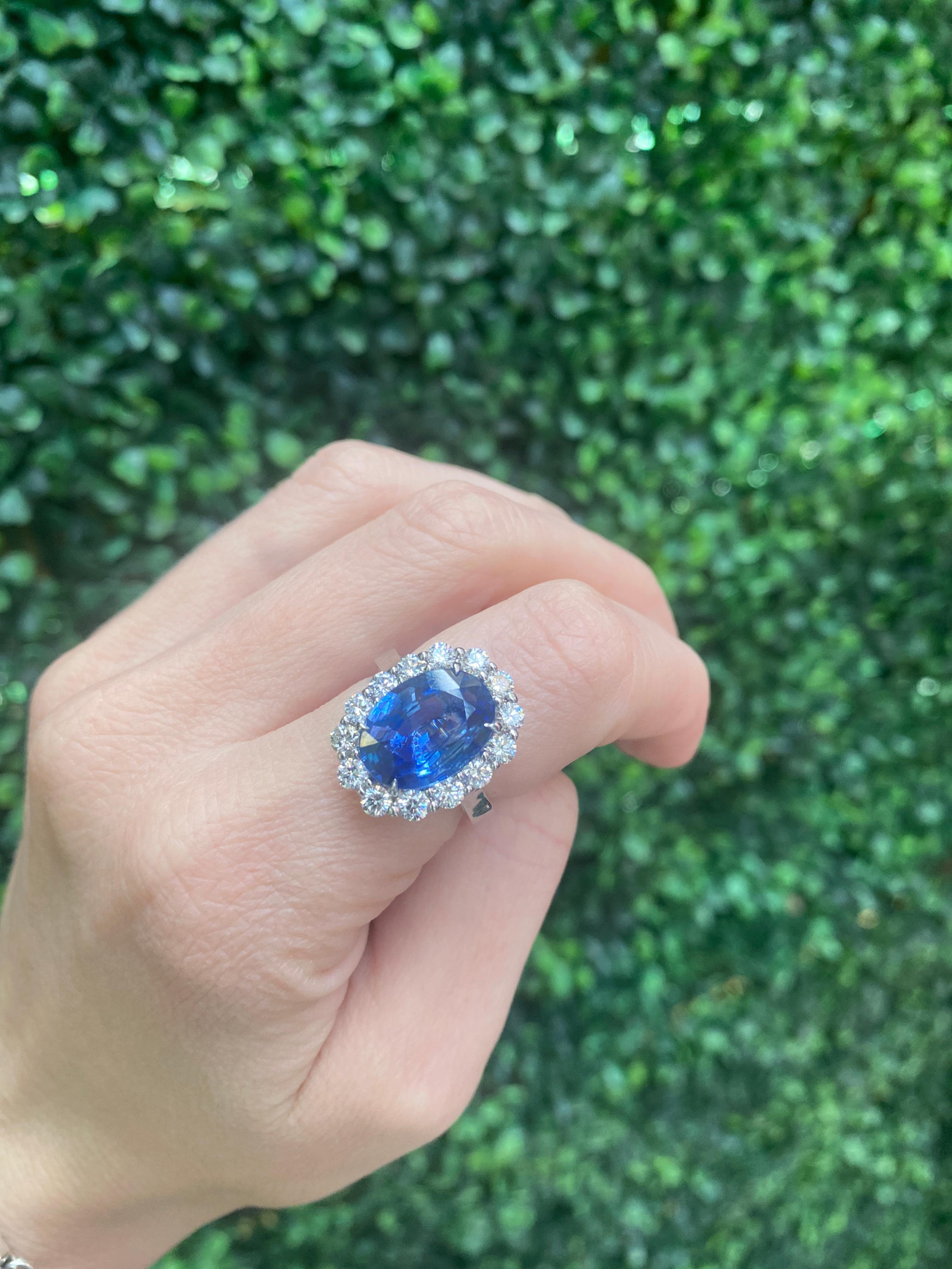 6.05 Carat Oval Cut Ceylon Sapphire with 1.40ctw Diamond Halo Cocktail Ring For Sale 2