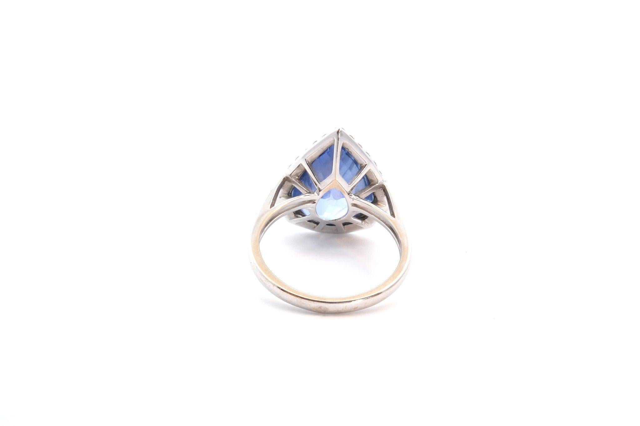 Women's 6.05 carats  Natural Ceylon sapphire (Unheated) ring with diamonds For Sale