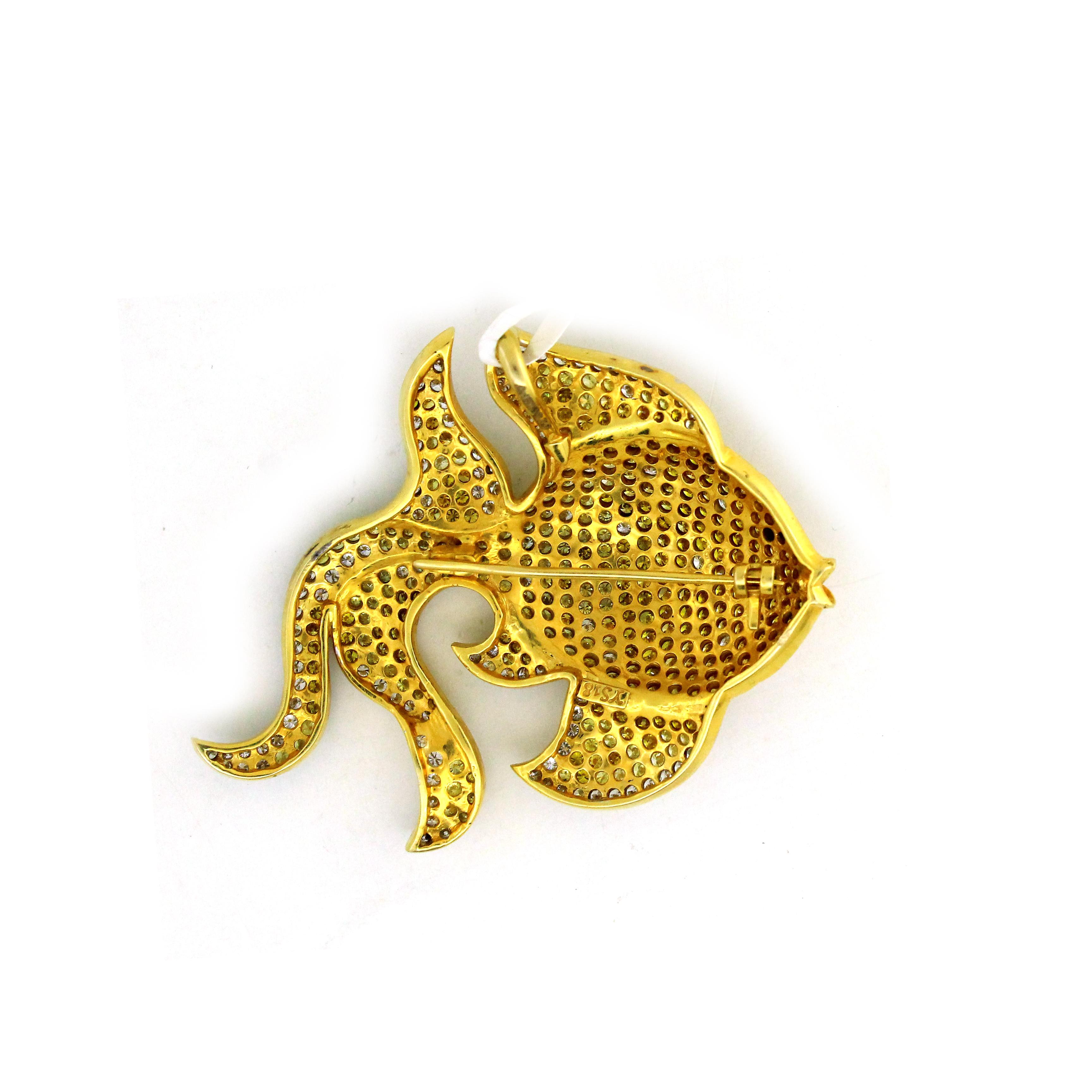 Modern 6.05 carats of diamonds Brooch inspired from fish  For Sale
