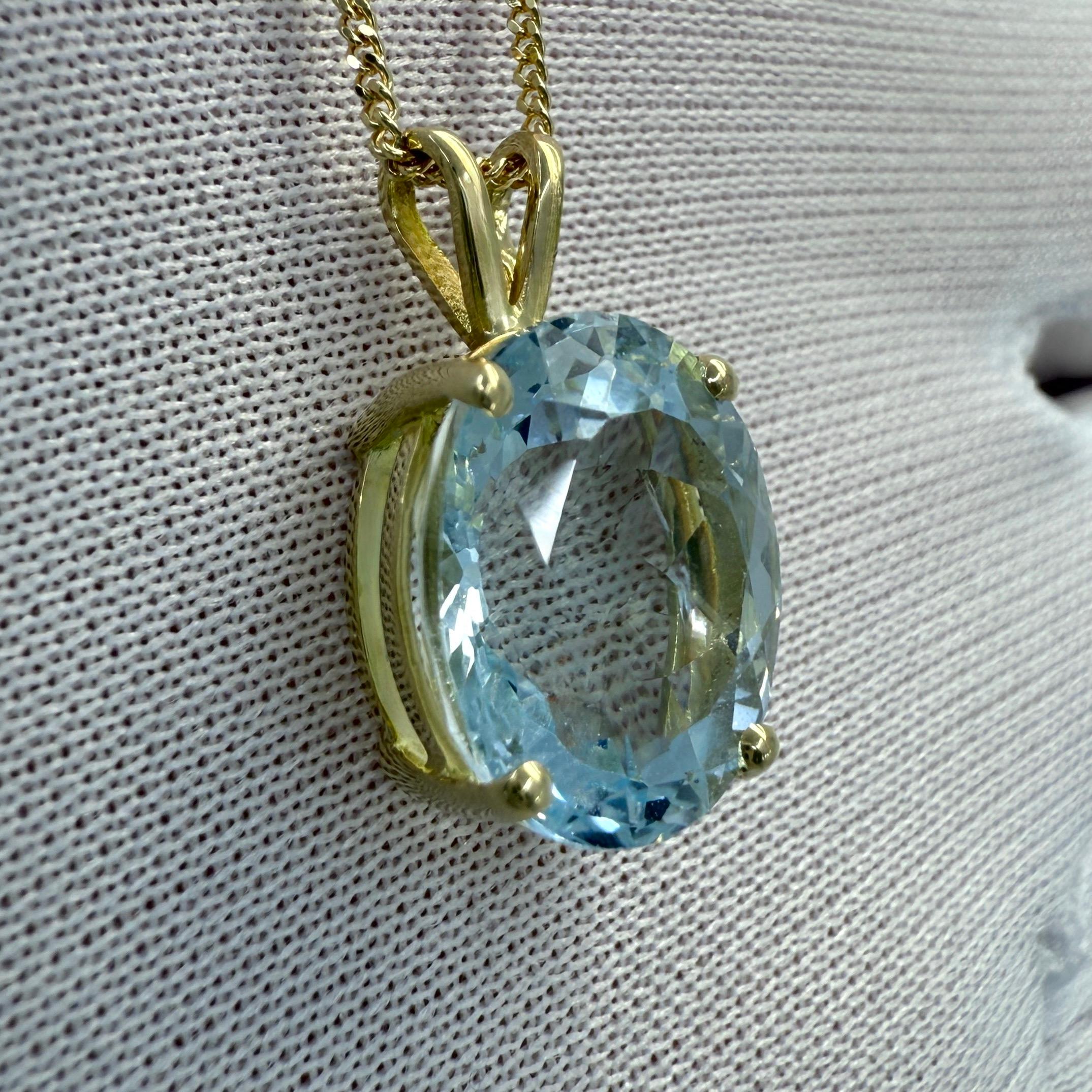 6.05 Aigue-marine bleu clair, coupe ovale, pendentif solitaire en or jaune 18k Unisexe en vente