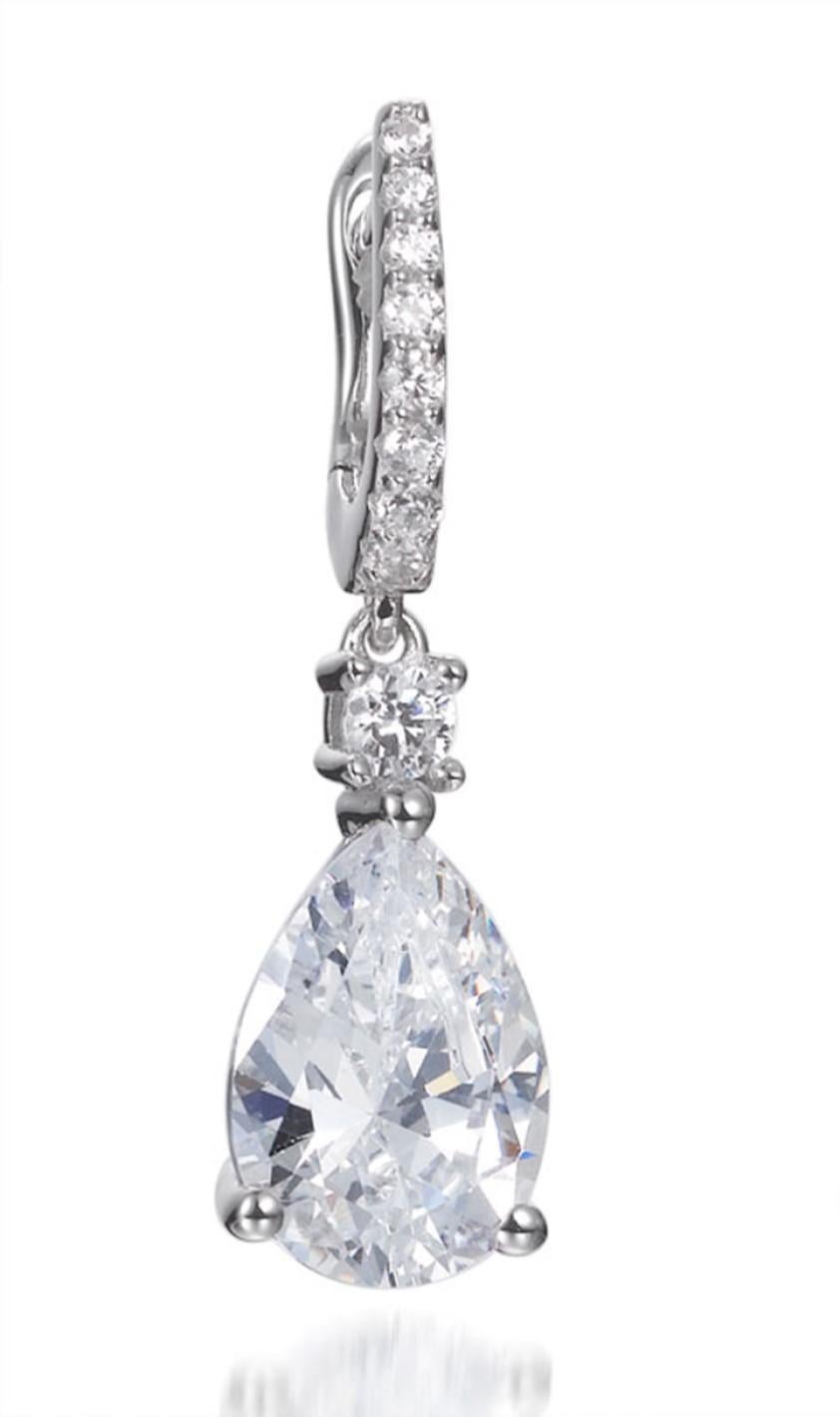 These dazzling earrings are a sophisticated statement piece that are designed to take you anywhere. 

Featuring a 3.03ct pear shape cubic zirconia suspended below a lever back clasp set with dazzling round brilliant cut cubic zirconia.

Compliment