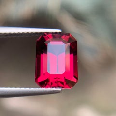 6.08 Carat Deep Reddish Pink Rhodolite Garnet Emerald Cut Natural Loose Gemstone (pierre précieuse en vrac)