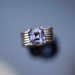 18 Karat Weißgold Ring "Kinetics"" mit 6,08 Karat natürlichen Saphiren von D&A