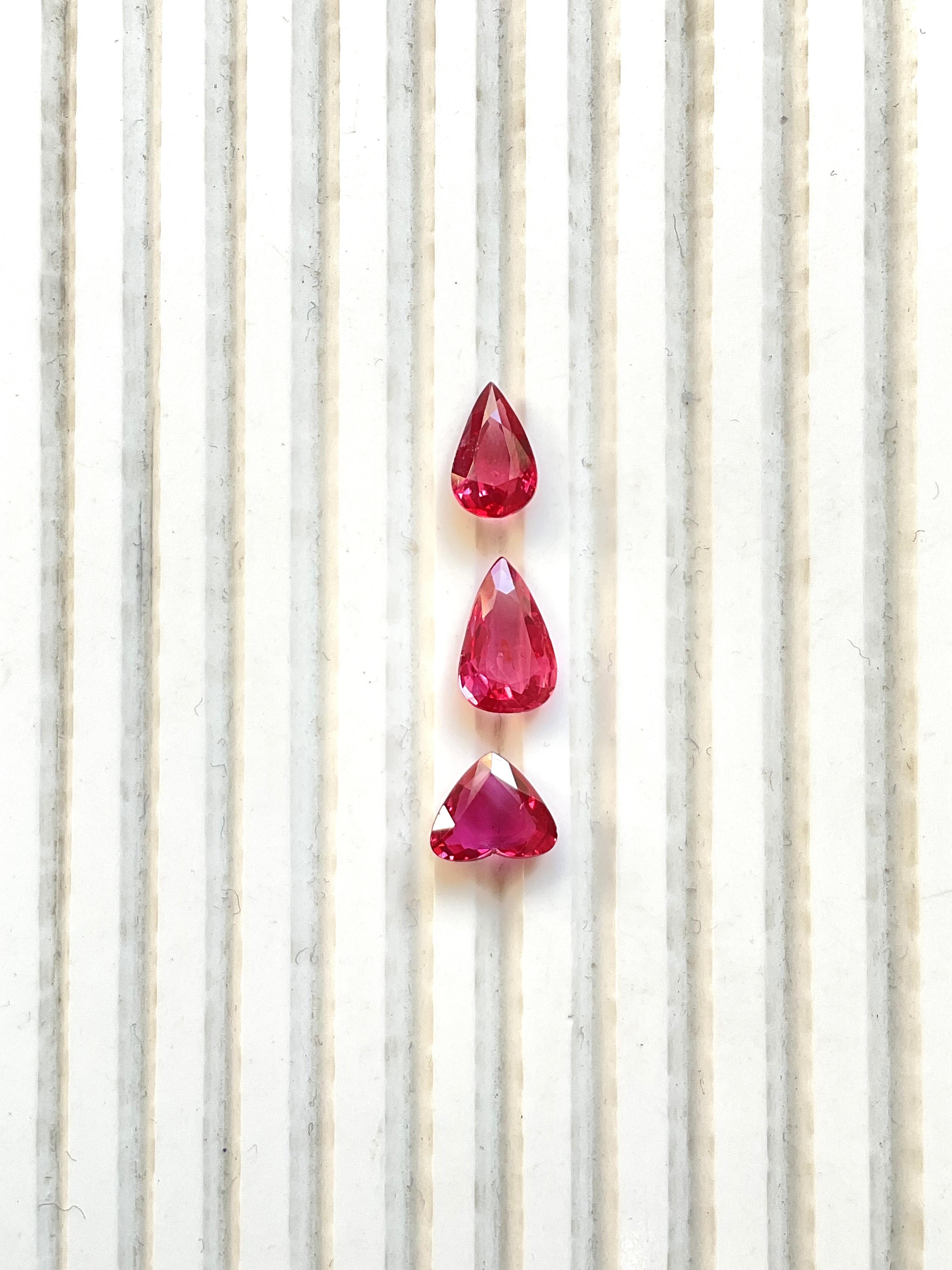 6.08 Carats Mozambique Ruby Pear & Heart Cut Stone 3 Pieces For Jewelry natural In New Condition For Sale In Jaipur, RJ