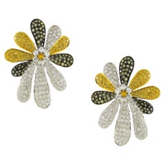 6.08 carats of Diamond and fancy colored diamonds stud Earrings
