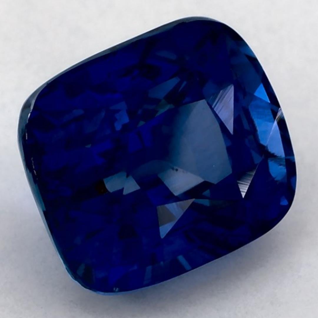 Una pietra natale di settembre molto preziosa con un delizioso colore blu. Si ritiene che portino fortuna e fortuna alla vita.

Esplora la vivace collezione di smeraldi, rubini e zaffiri nel nostro negozio, disponibili come gemme sciolte e