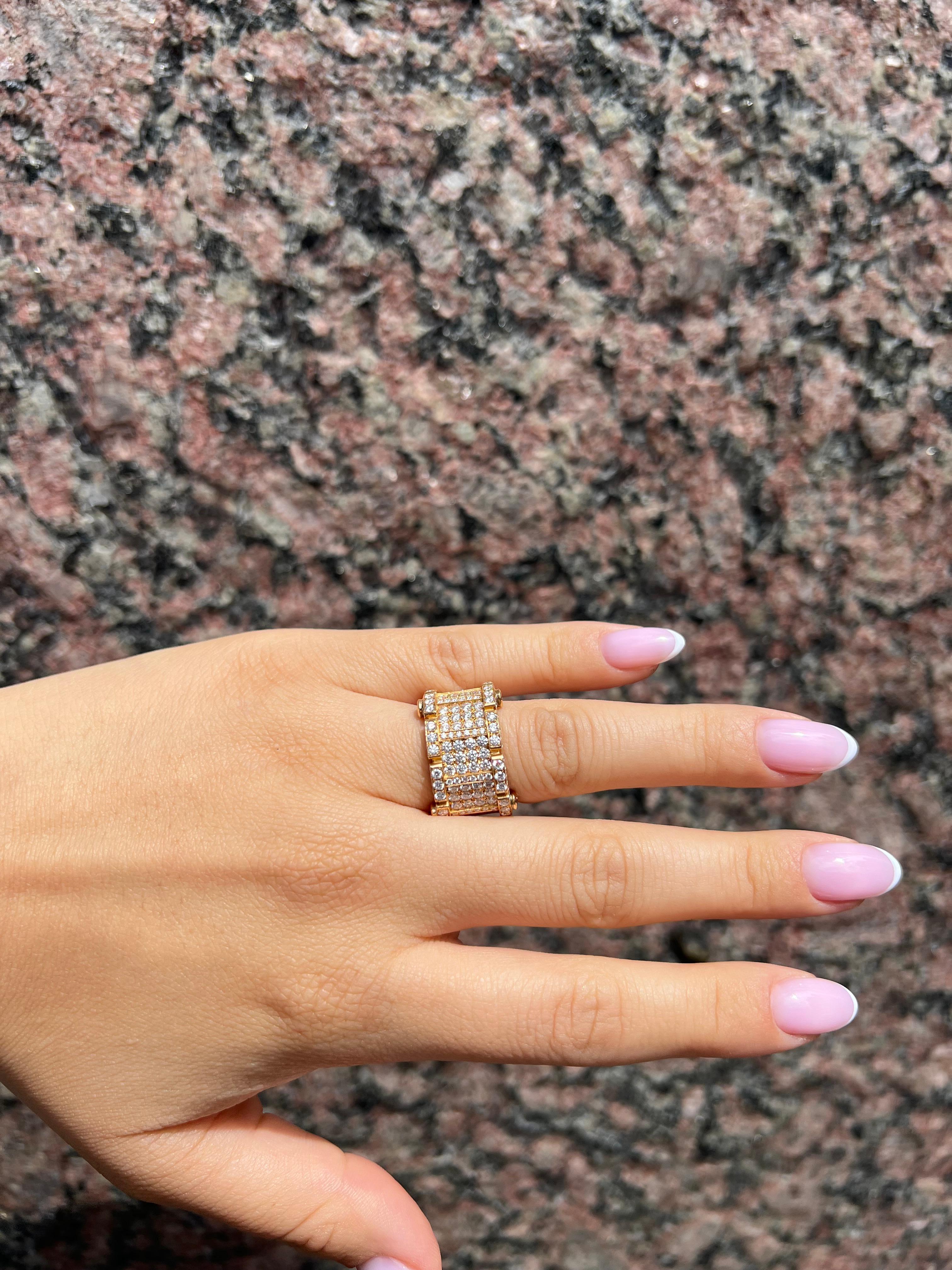 6.08  Bague en or 18KR sertie de diamants ronds CT en vente 1