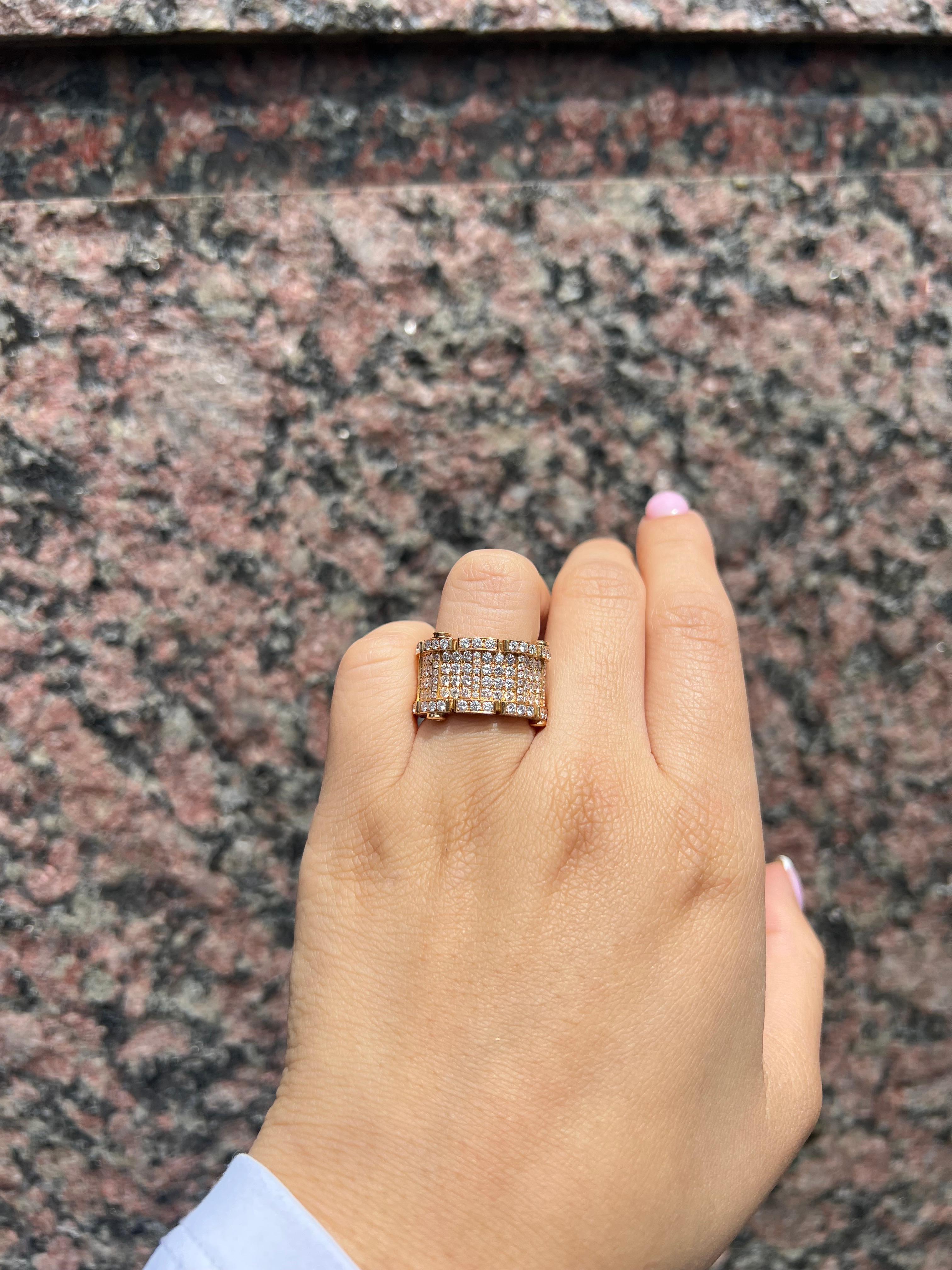 6.08  Bague en or 18KR sertie de diamants ronds CT en vente 4